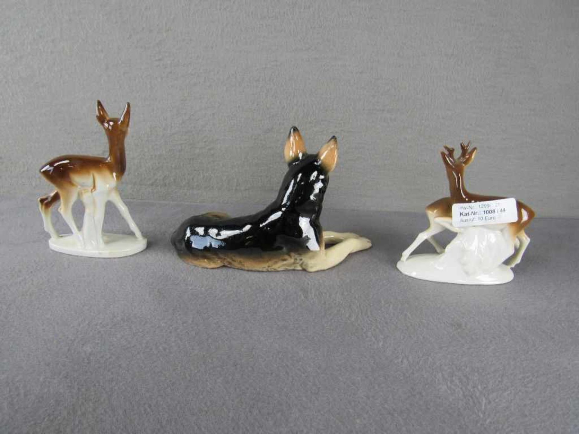 Drei Porzellanfiguren Rehe und Schäferhund< - Bild 2 aus 2