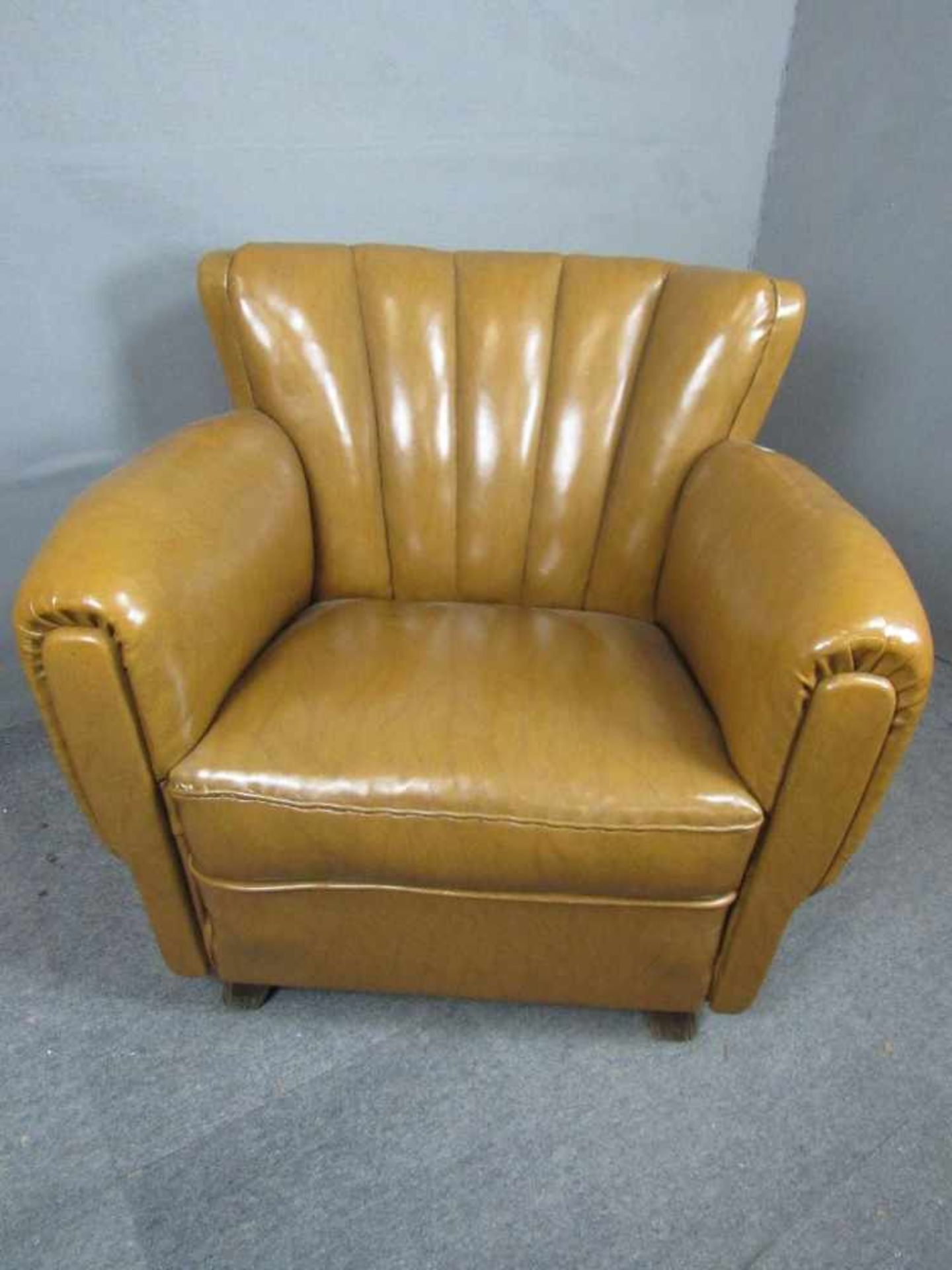 Art Deco Loungechair cognacfarbend genietet wohnfertig - Bild 2 aus 3