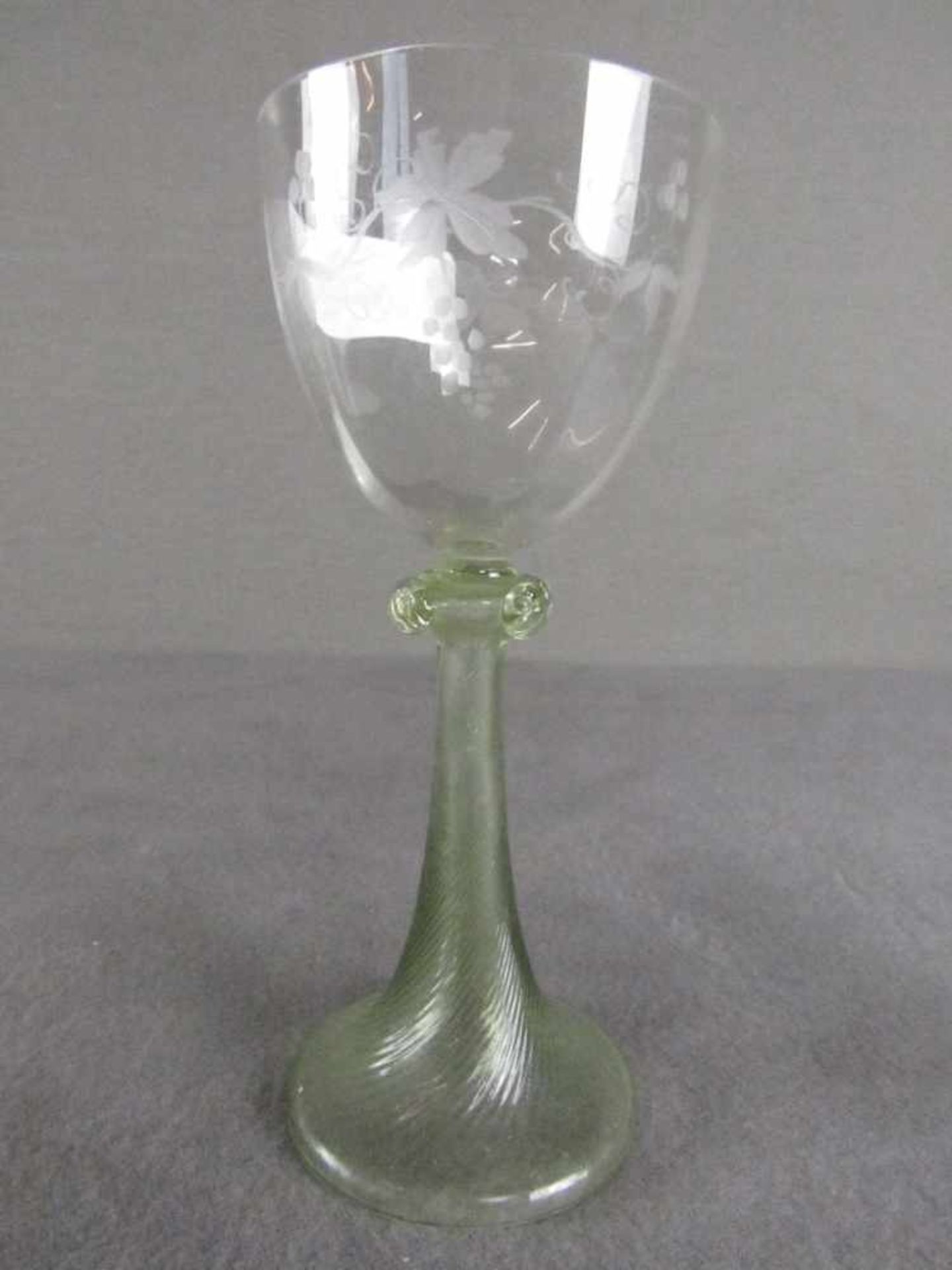Schönes Jugendstil Pokalglas lindgrüner Fuß 17,5cm hoch<br - Image 2 of 4
