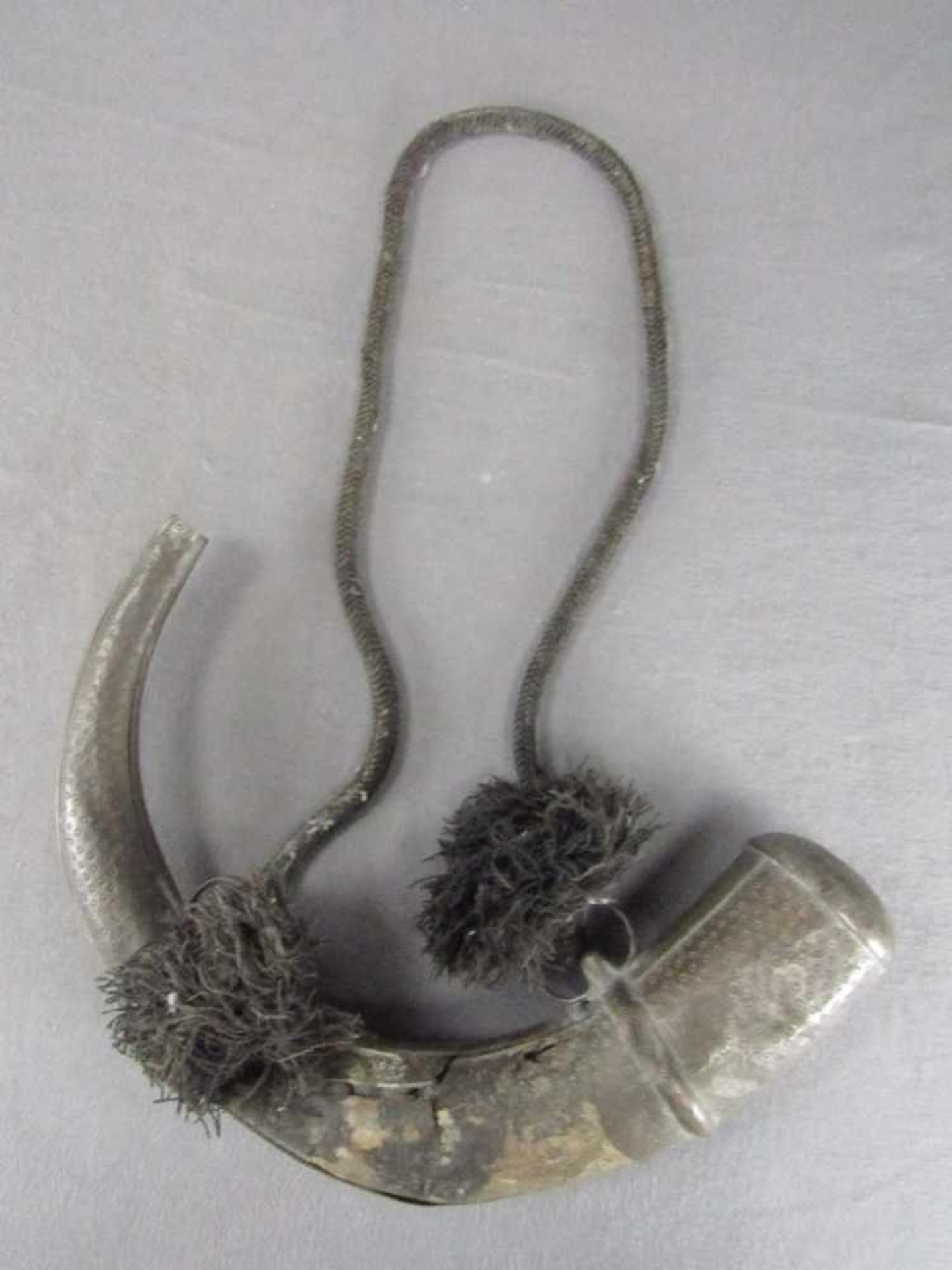 Antikes Pulverhorn wohl arabisch leicht gebrochen sehr dekoratives Stück<