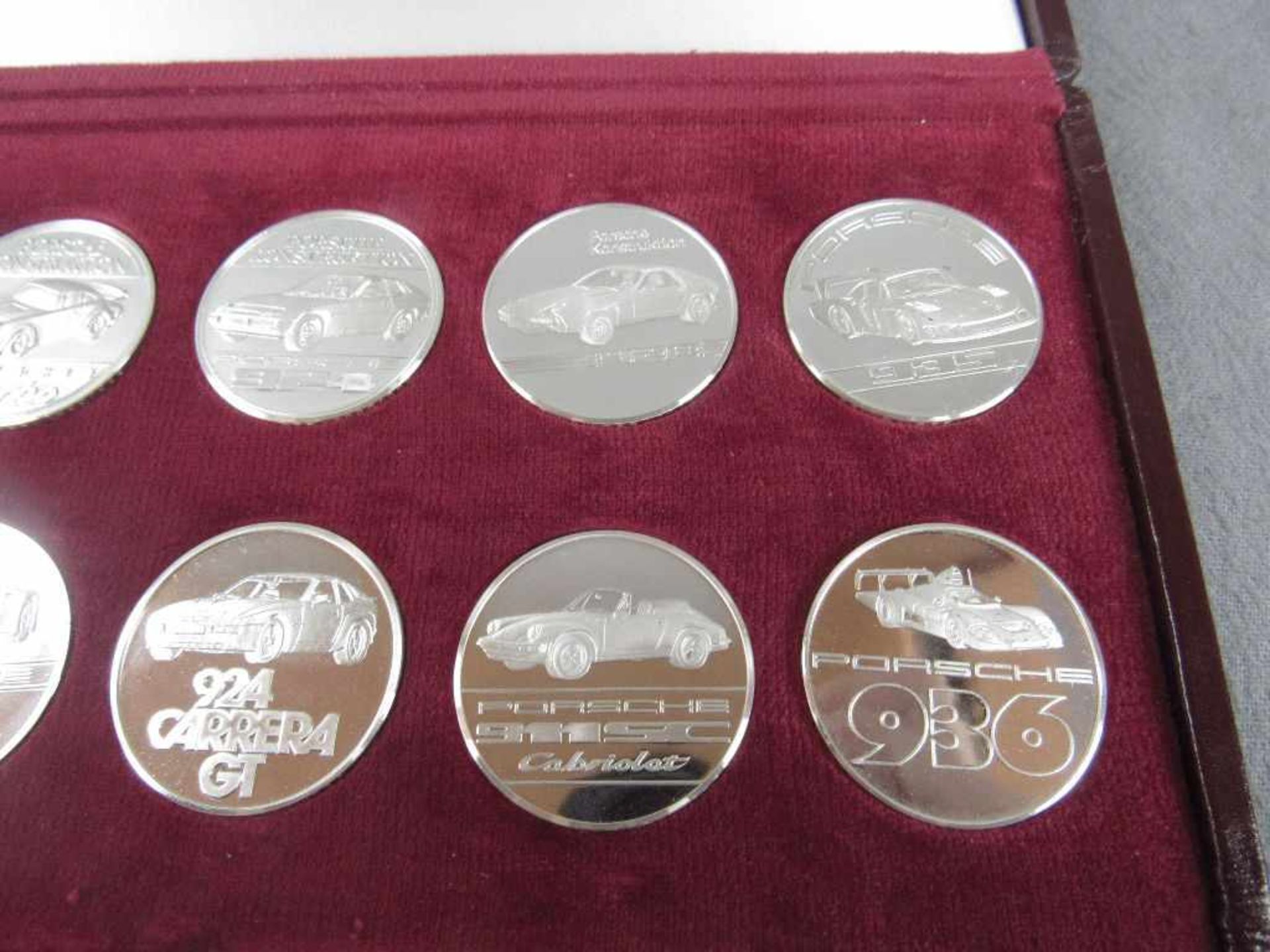 Kompletter Silbermünzsatz Porsche Münzen sehr guter Zustand 1000er Feinsilber 12 Stück in original - Bild 4 aus 5