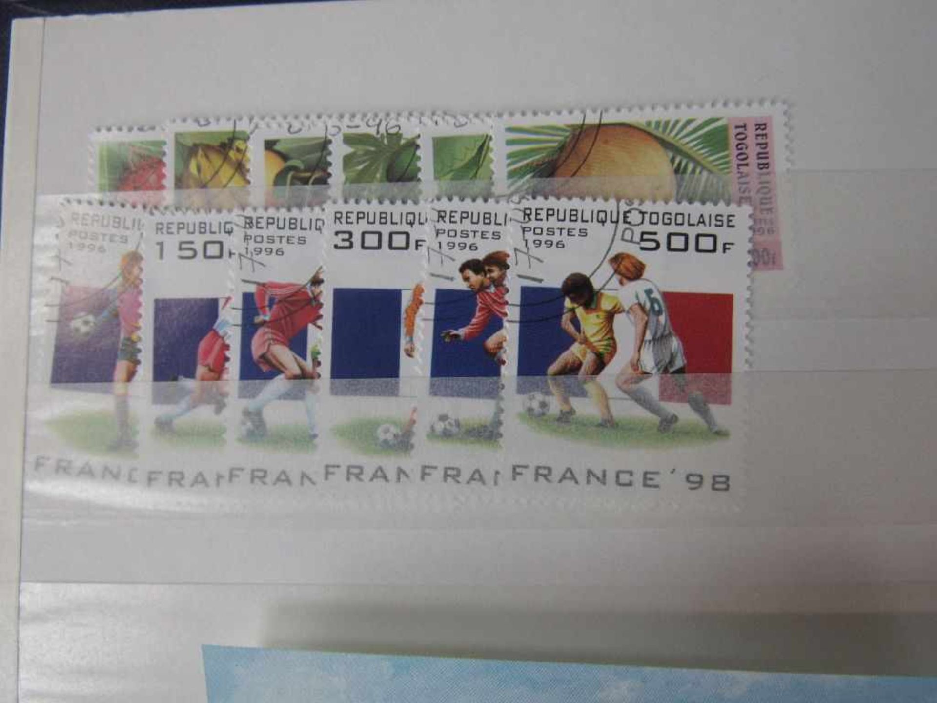 Konvolut fünf Briefmarkenalben alle Welt - Bild 7 aus 9