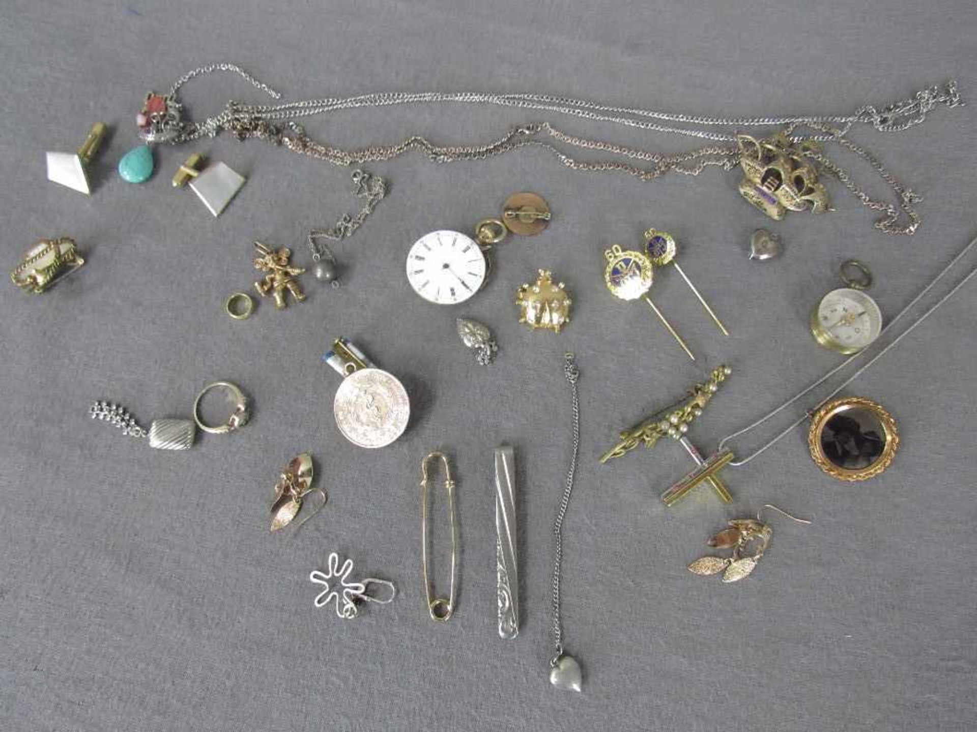 Konvolut Schmuck und anderes viel Silber anbei unsortiert