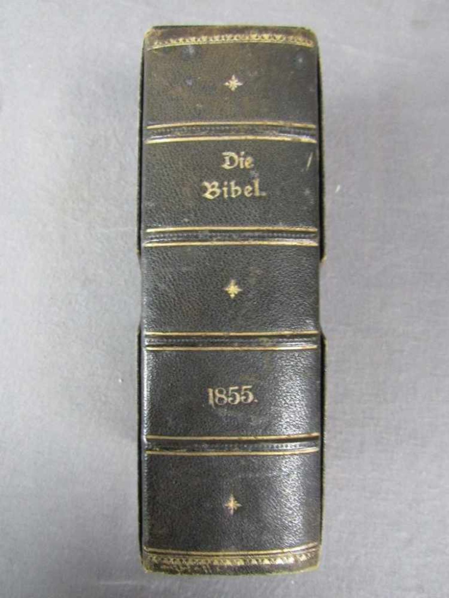 Antike Bibel von 1855 im Schuber