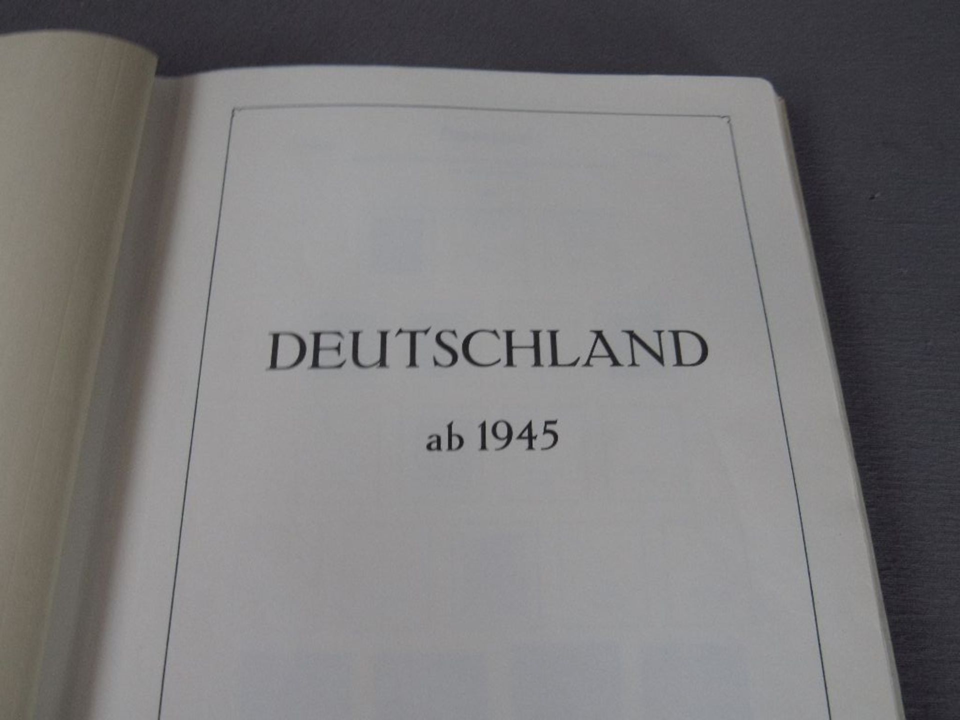 Briefmarkenalbum Berlin 1948-1989 gestempelt falzlos Vordruckalbum - Bild 2 aus 6