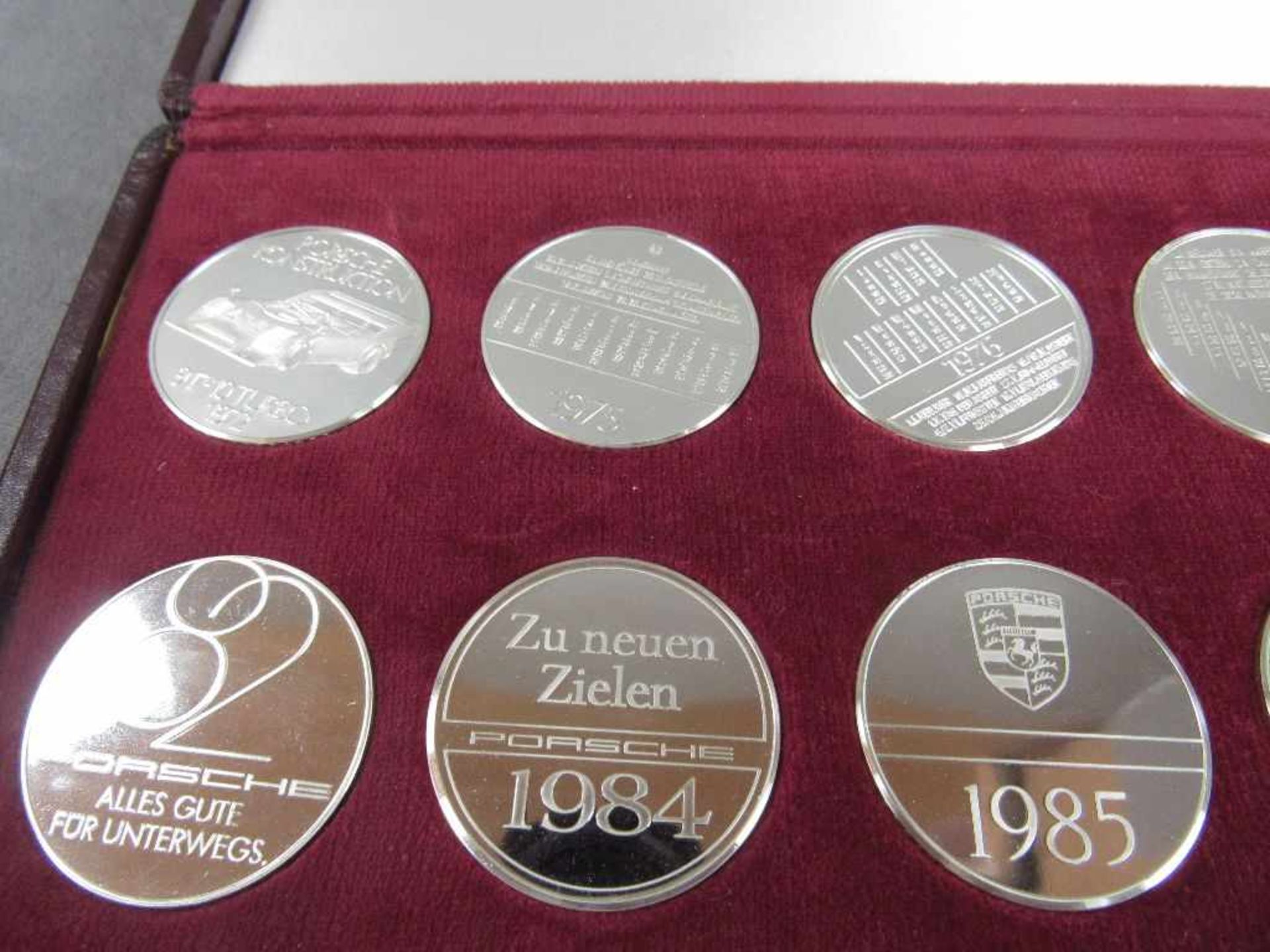 Kompletter Silbermünzsatz Porsche Münzen sehr guter Zustand 1000er Feinsilber 12 Stück in original - Bild 2 aus 5