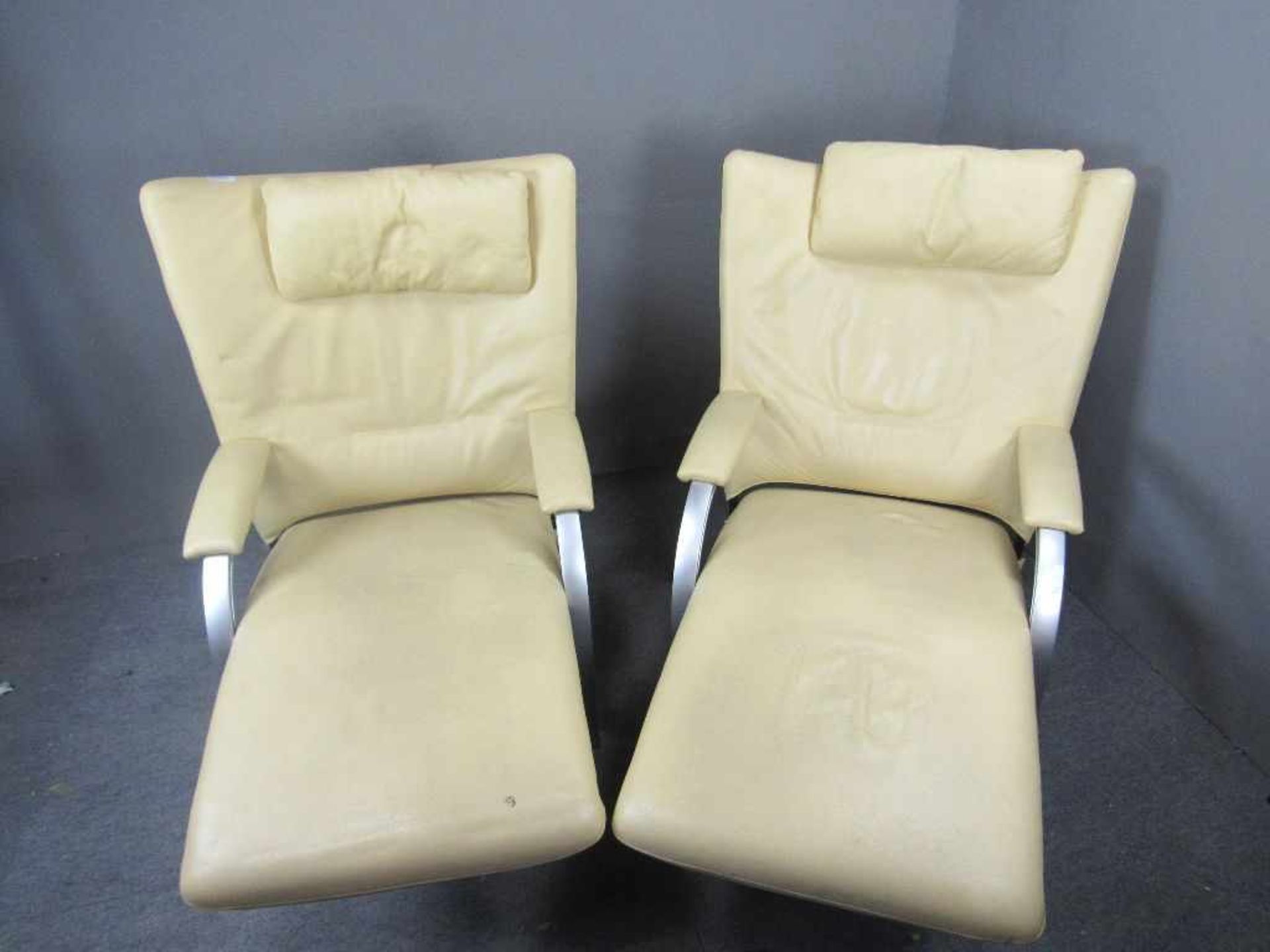 Zwei Loungechairs eierschalenfarbenes Leder Fernsehsessel verstellbar Vintage - Bild 2 aus 3