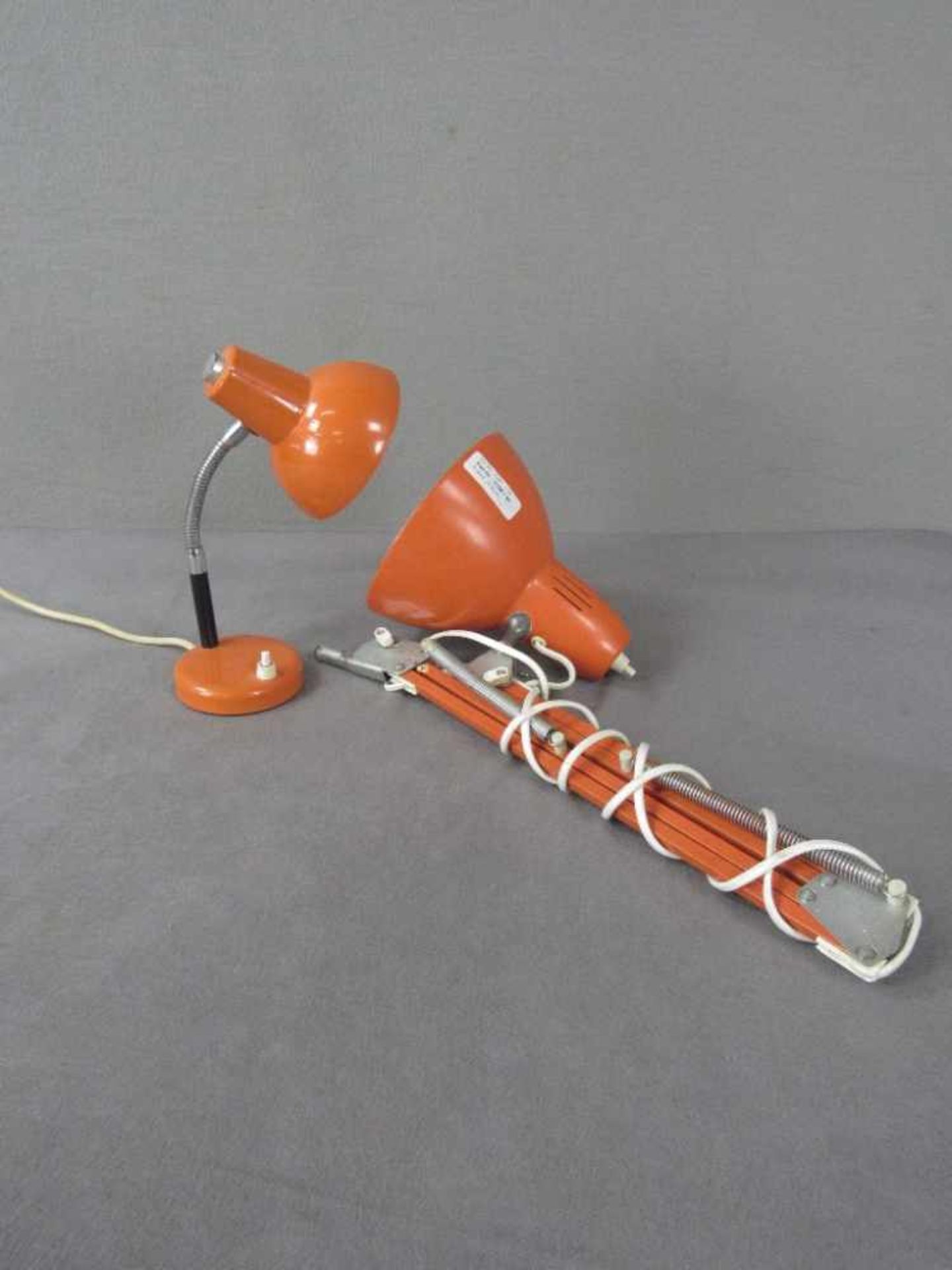 Zwei vintage 70er Jahre Lampen orange