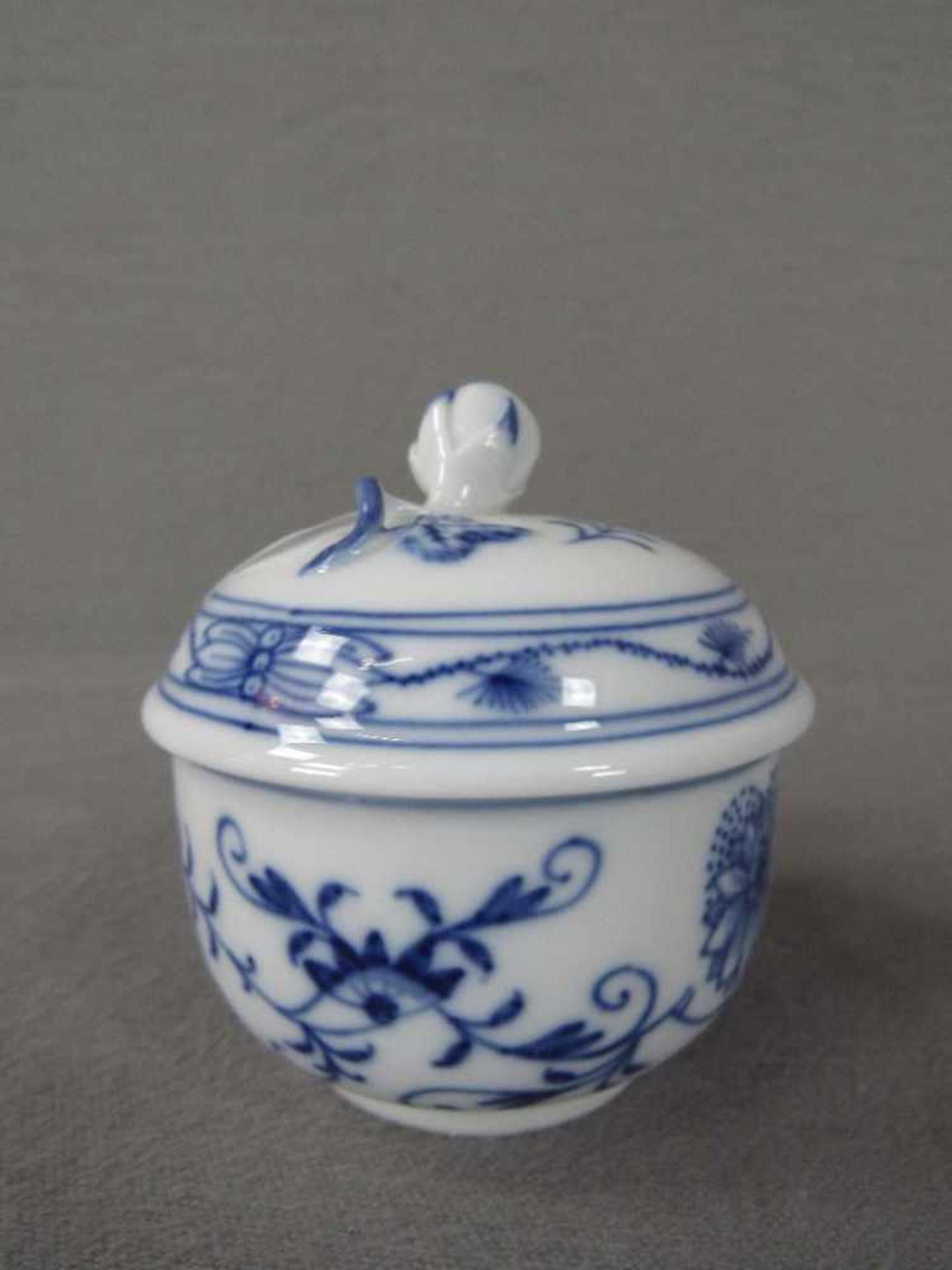 Porzellan Meissen Schwertermarke Zwiebelmuster hier:Zuckertopf 9cm hoch - Bild 2 aus 5