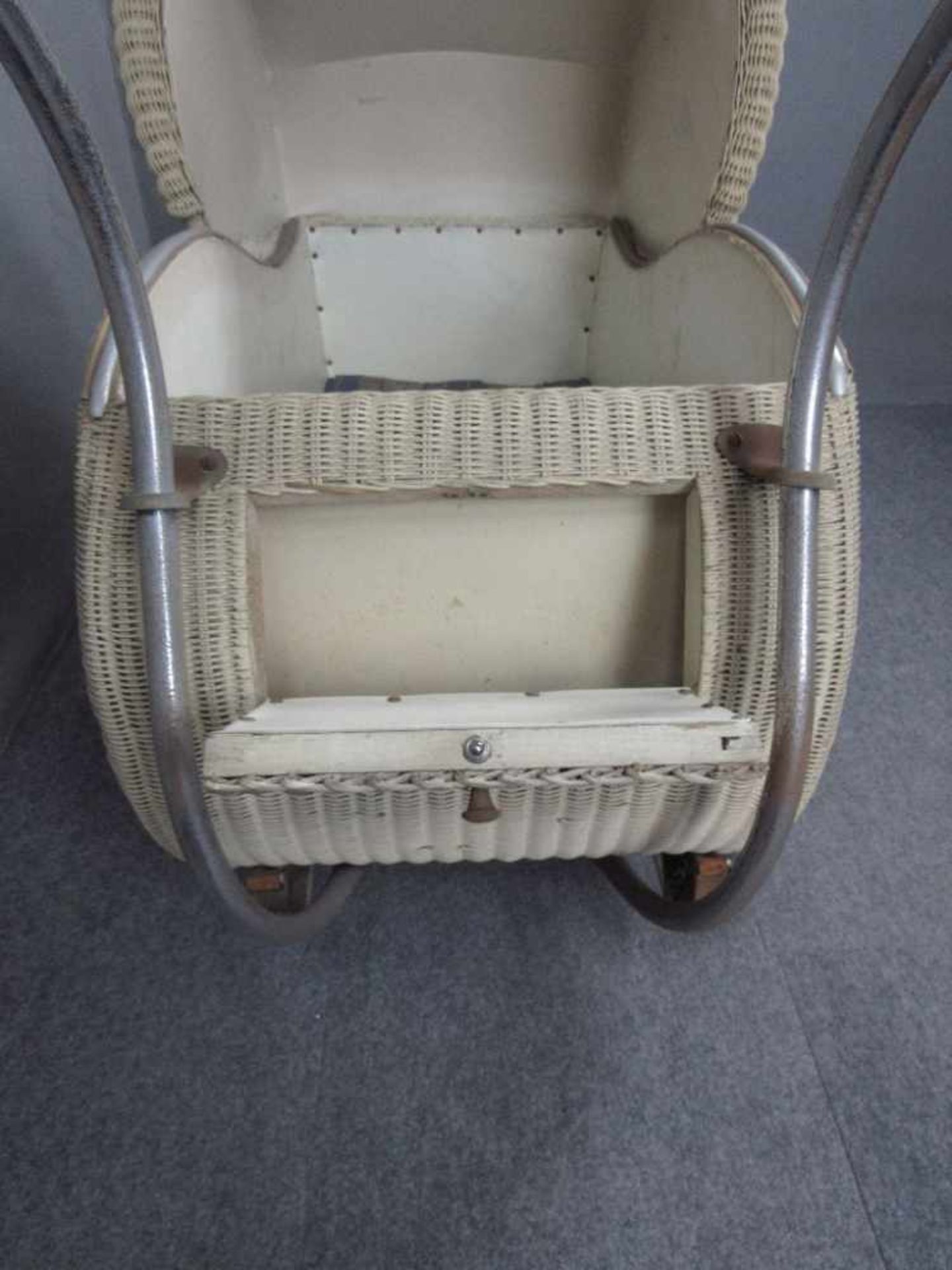 Kinderwagen 30er Jahre Rattan guter Zustand - Bild 2 aus 5