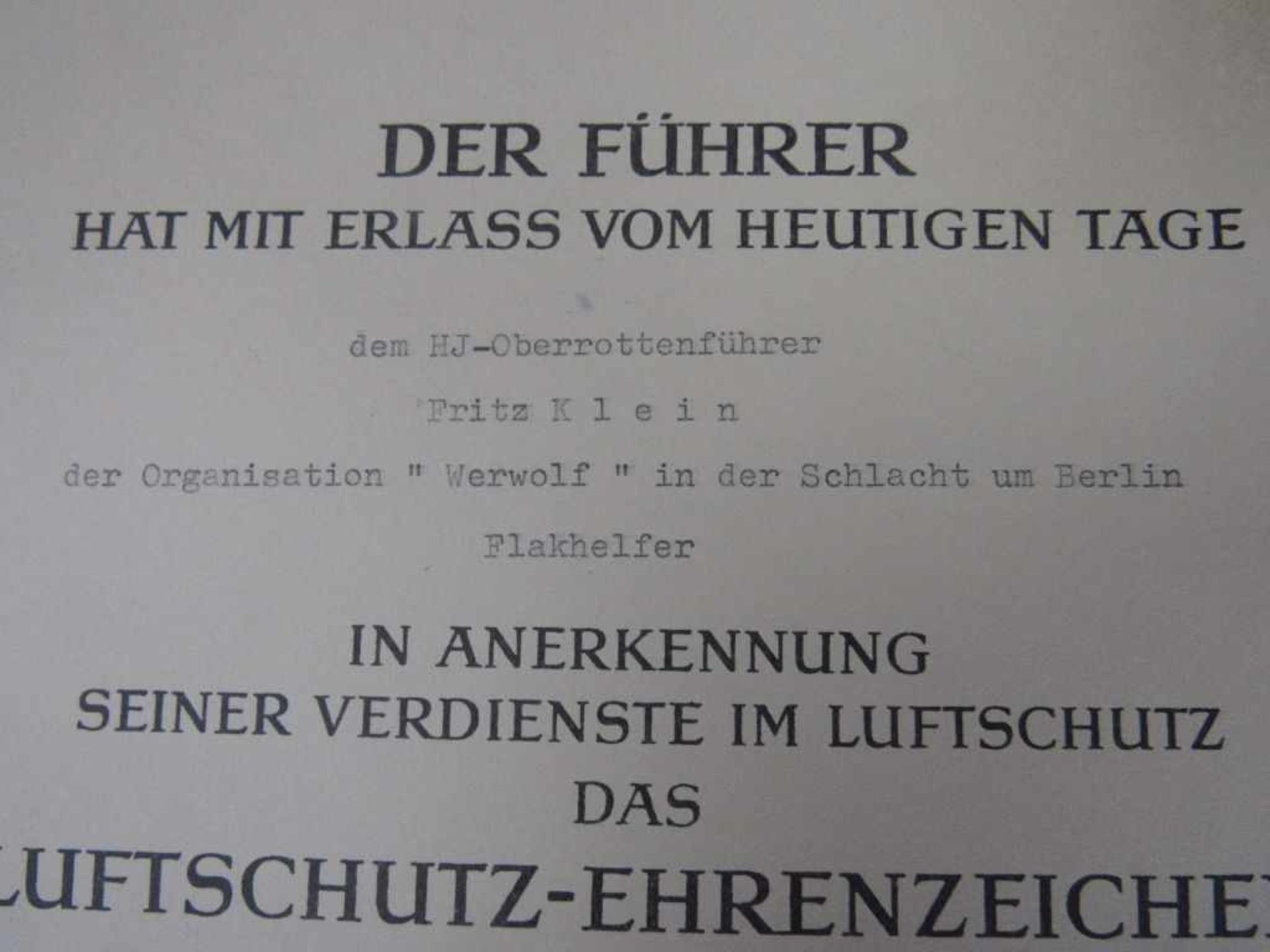 Urkunde für Luftschutz Ehrenabzeichen 2. Stufe für HJ Oberrottenführer - Bild 3 aus 3