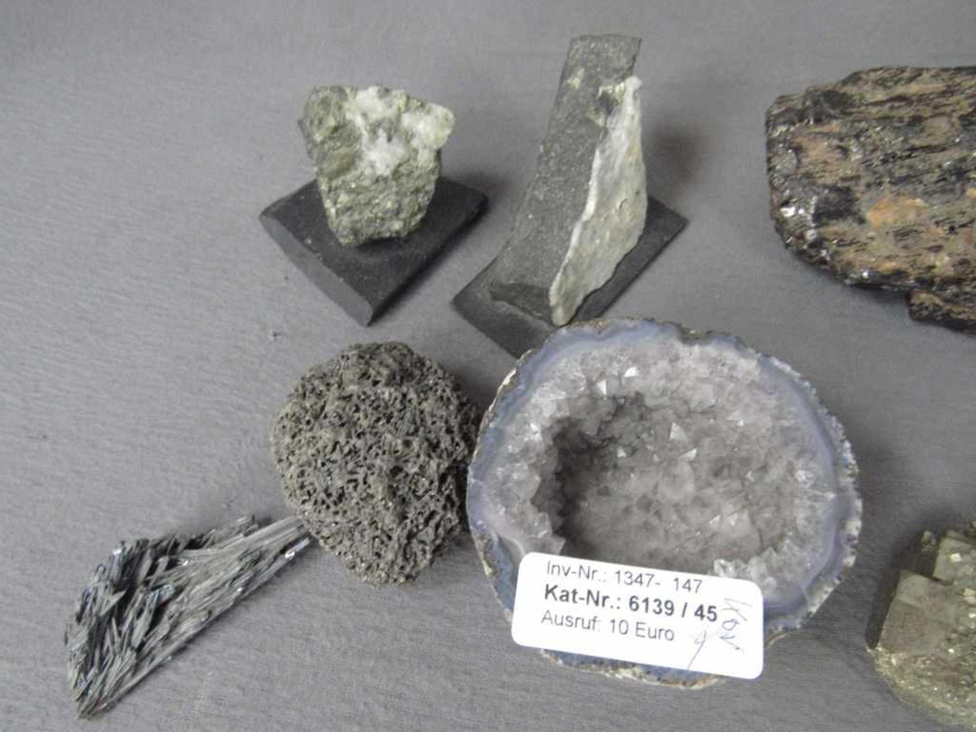 Konvolut Mineralien und anderes - Bild 2 aus 6