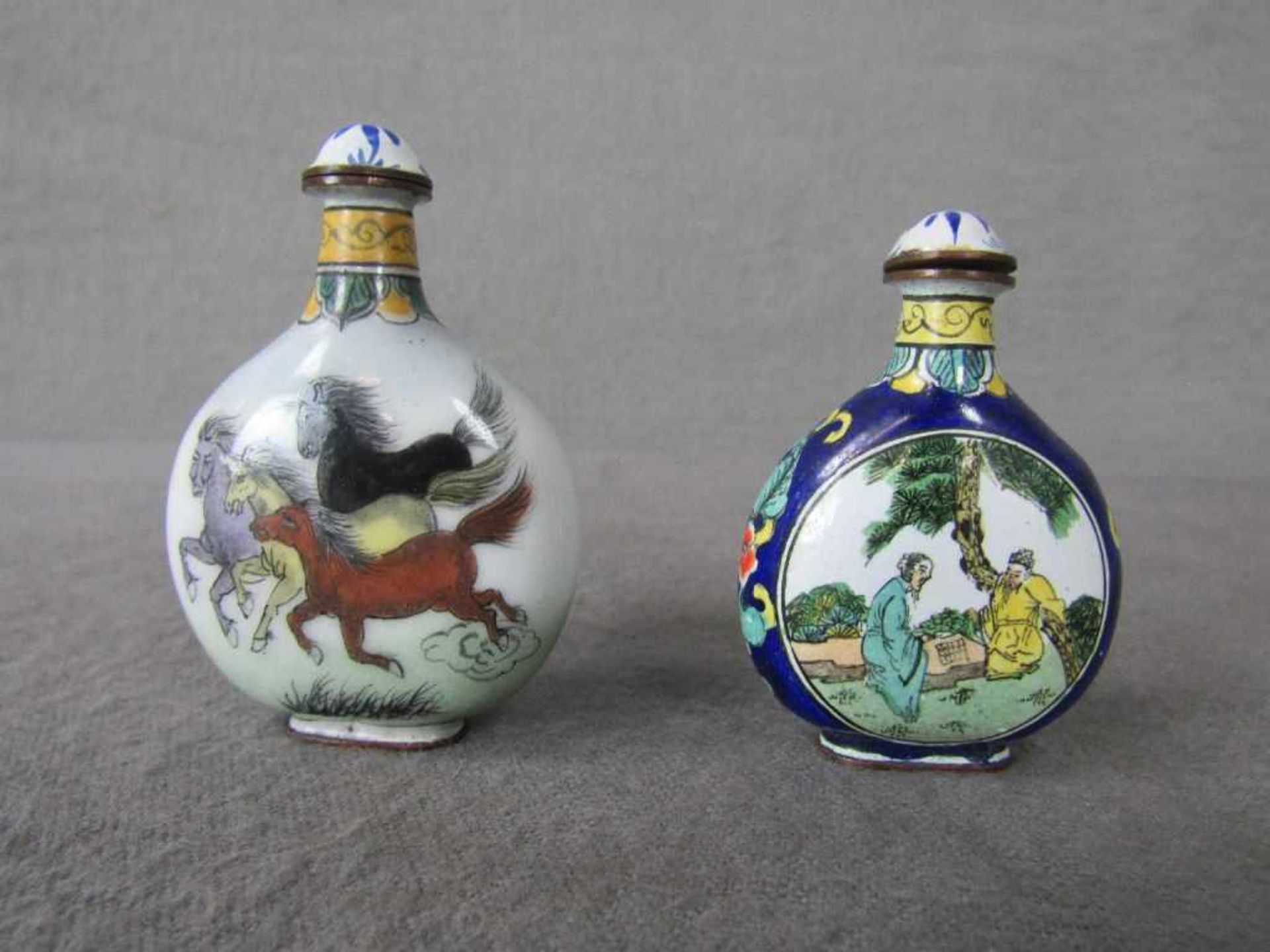 Zwei Cloisonne asiatische Riechfläschchen Miniatur