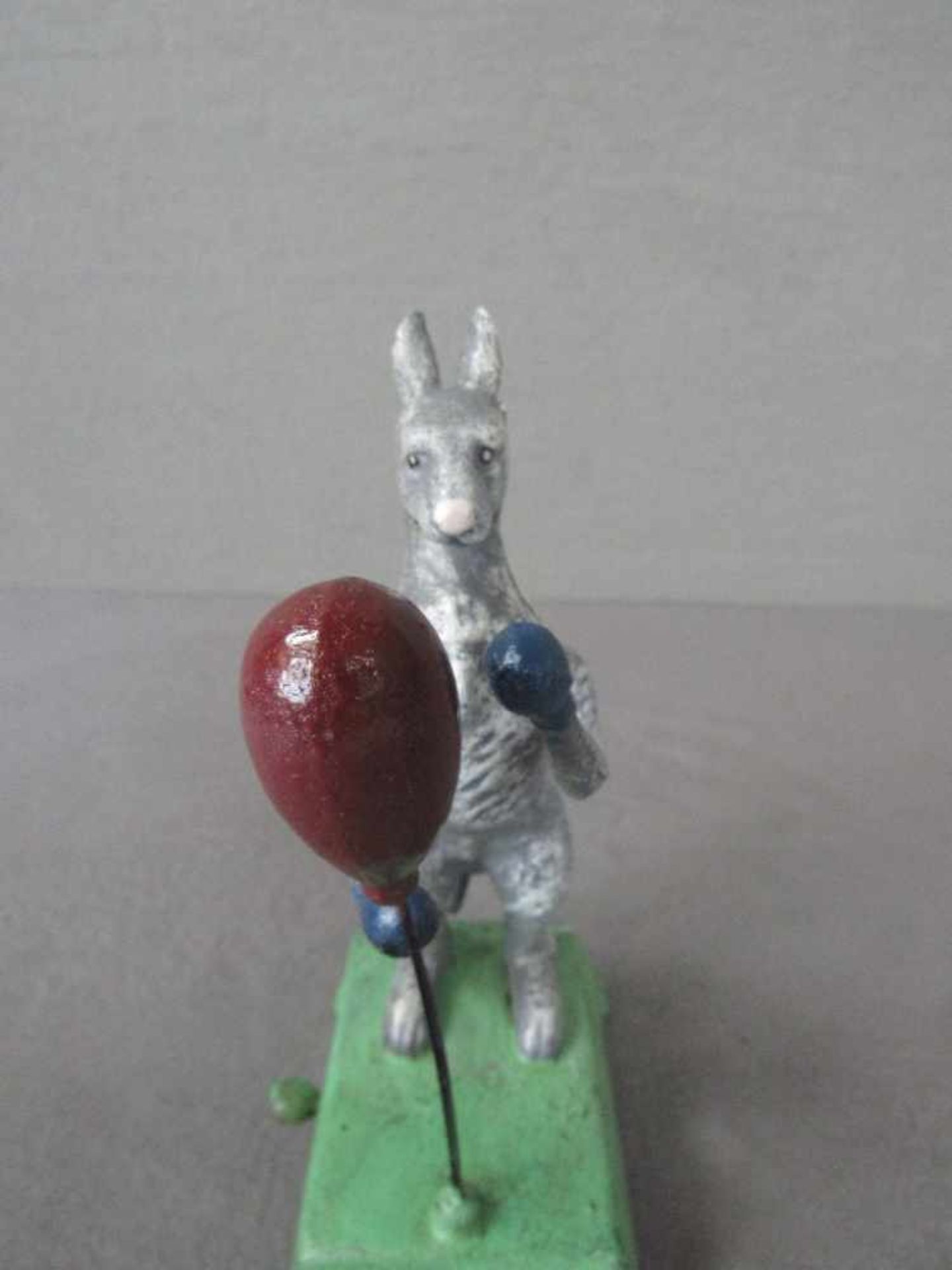 Gußeisernes mechanisches Spielzeug boxendes Känguru farbig gefaßt 20cm hoch - Bild 5 aus 5