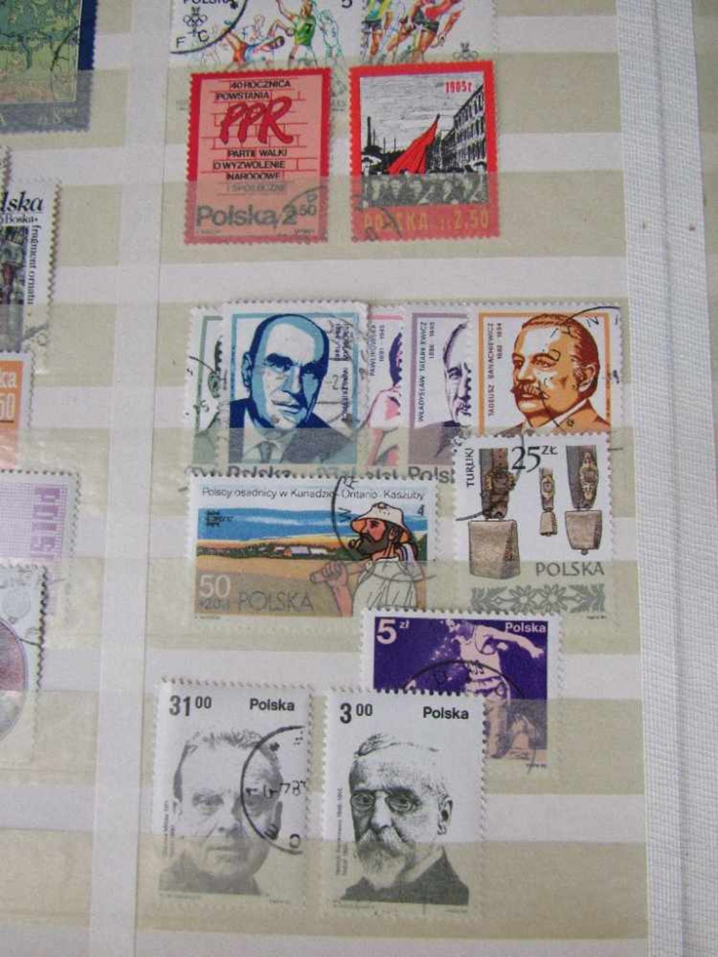 Konvolut von sechs Briefmarkenalben prall gefüllt - Bild 7 aus 9