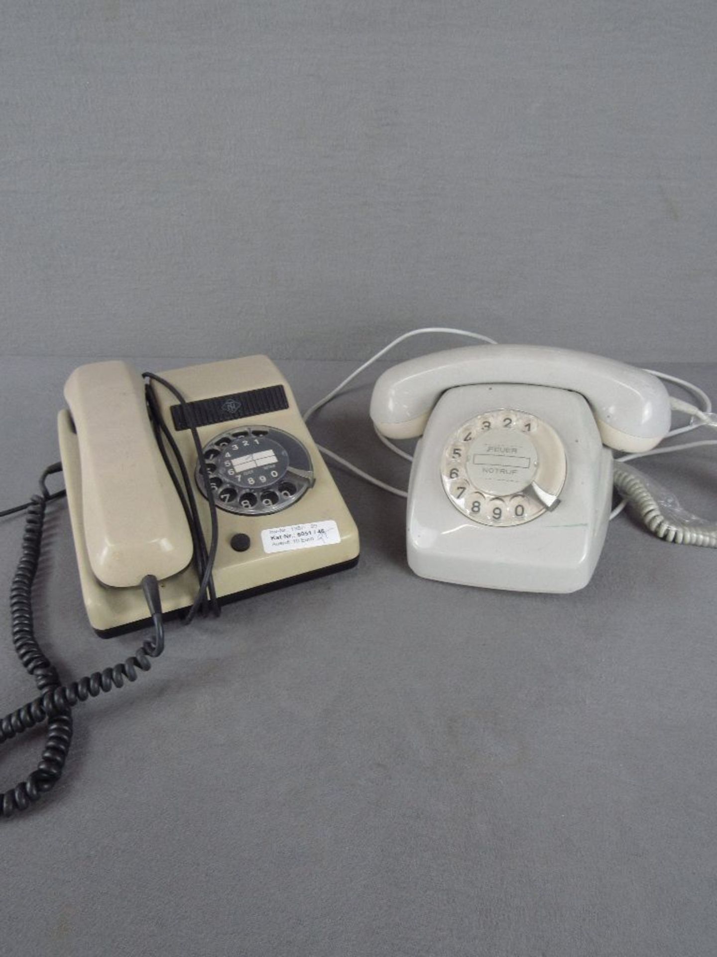 Zwei Telefone Vintage 60er Jahre