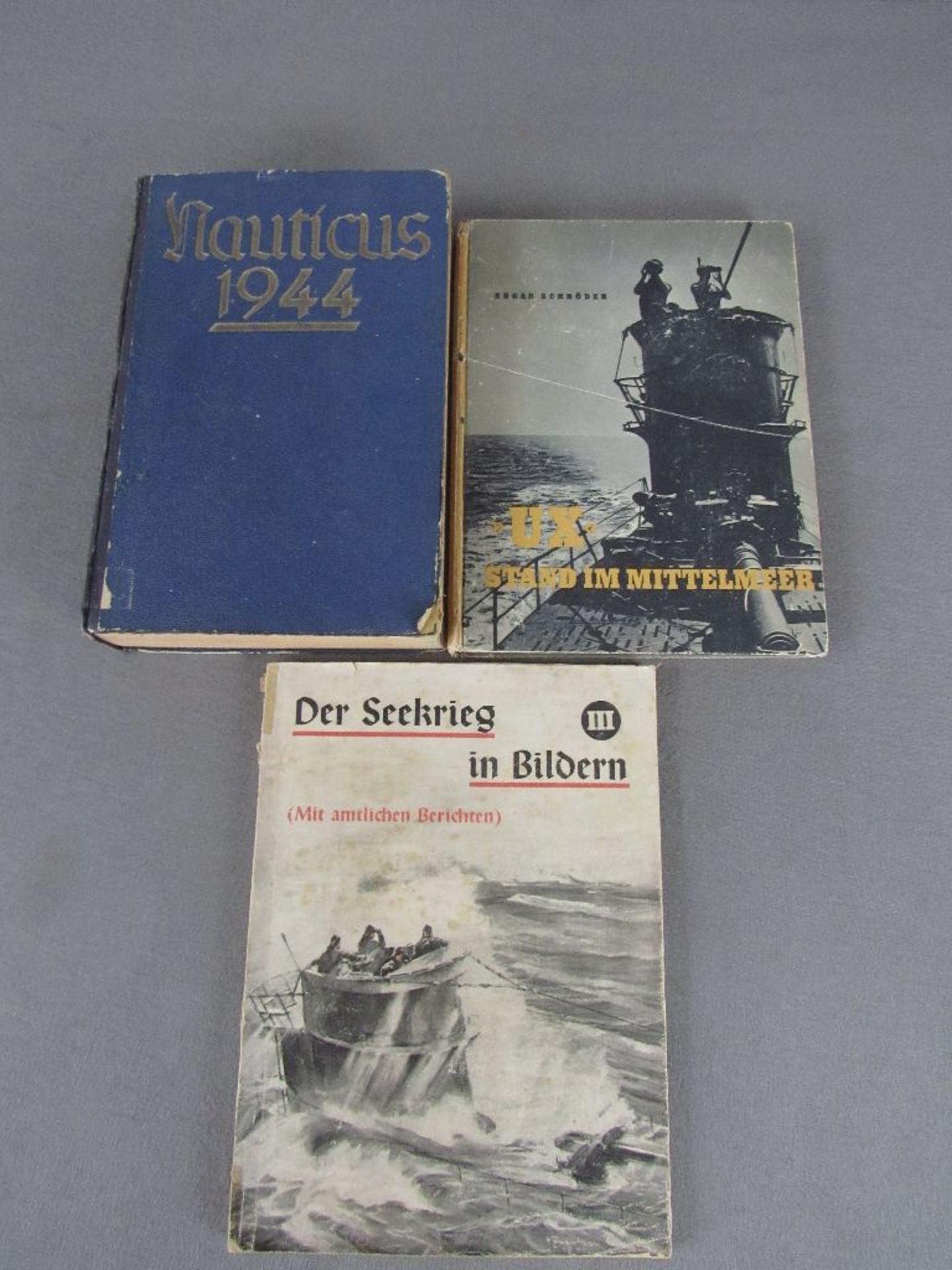 Drei Marinebücher der Zeit