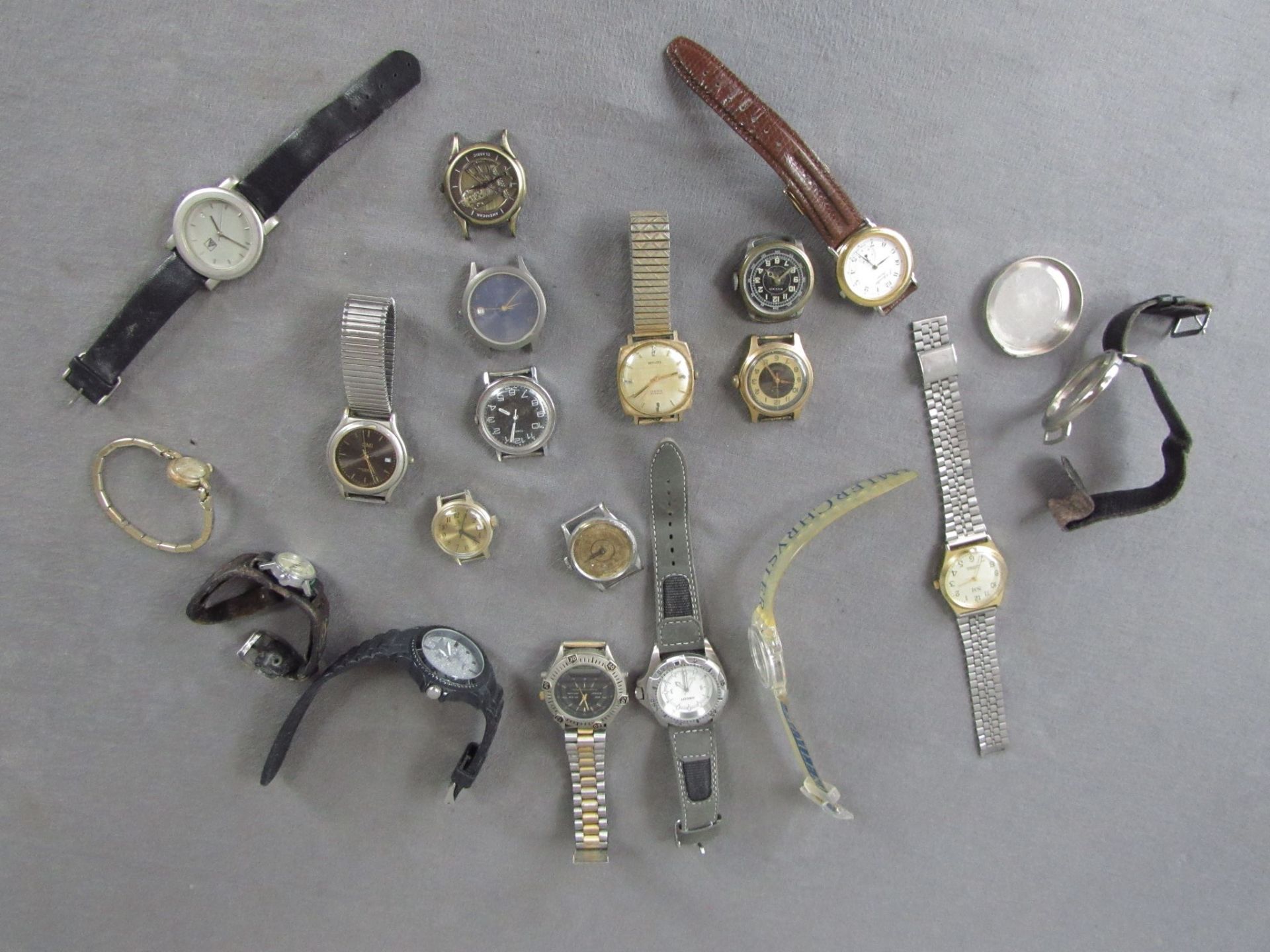 Interessantes Konvolut Armbanduhren absolut unsortiert und ungeprüft