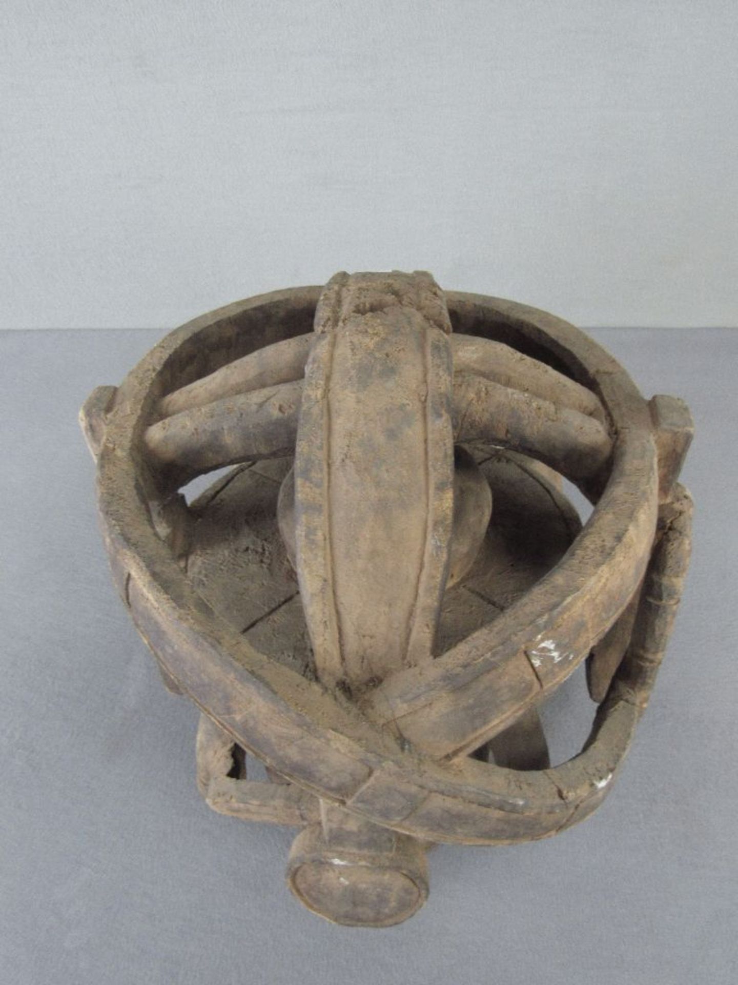Afrikanische Maske vermutlich aus dem Kongo 1920-1950 guter Zustand mit zwei kleinen Bruchstellen im - Image 3 of 7