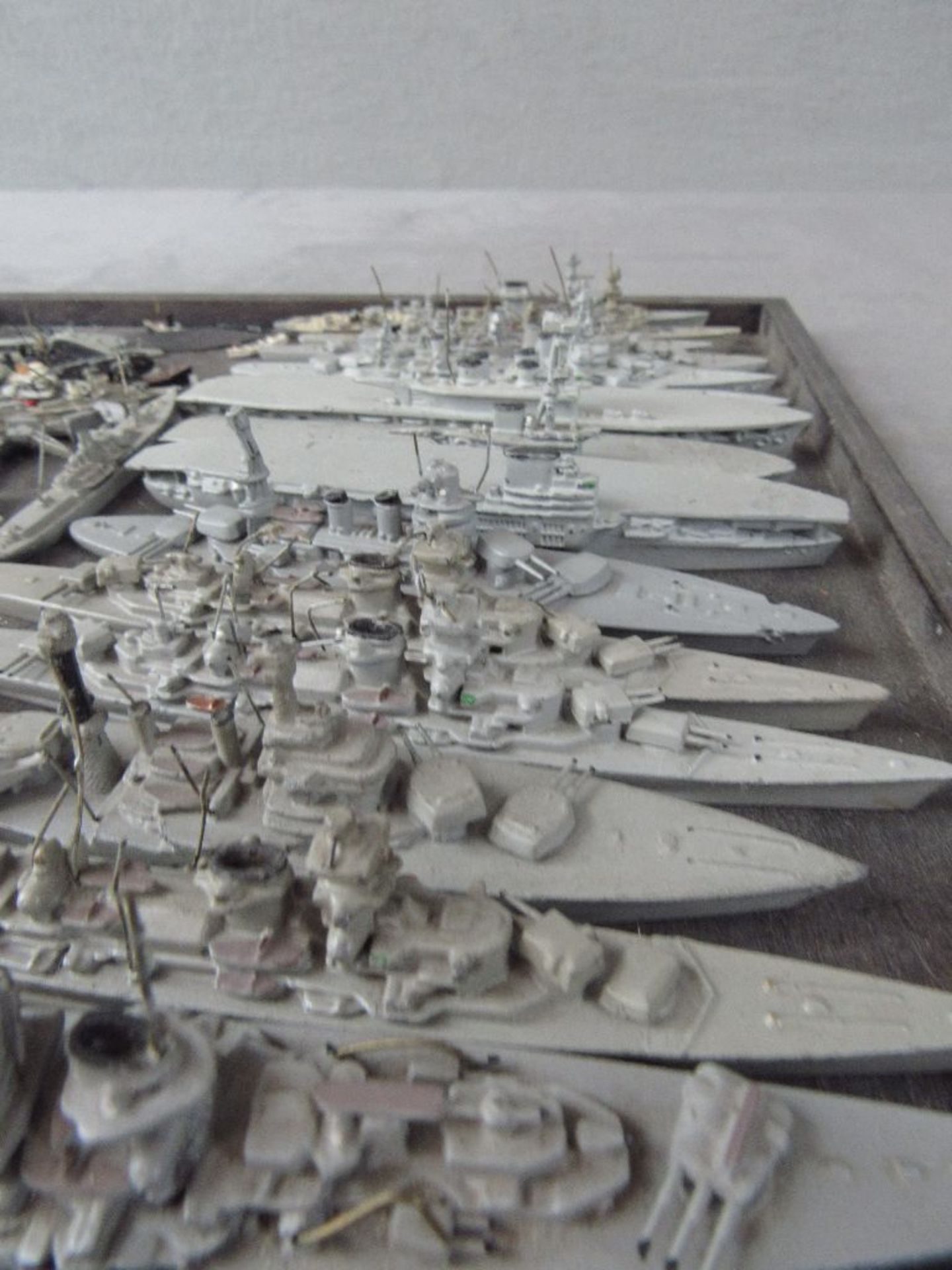 Konvolut Modellschiffe Kriegsschiffe teilweise Wiking von 2-18,5cm 55 Stück teilweise gemarkt - Bild 5 aus 8