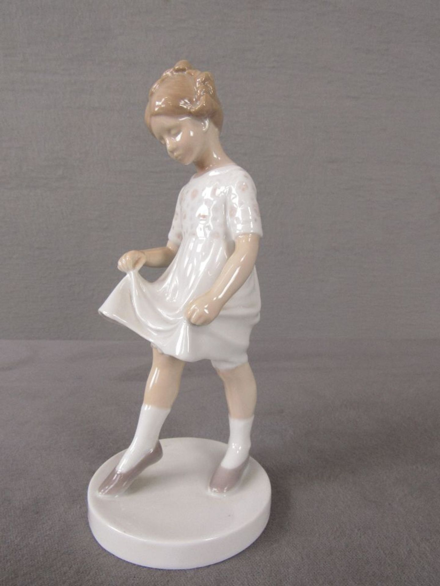 Große Figur junges Mädchen Royal Copenhagen 70er Jahre Höhe ca:20cm