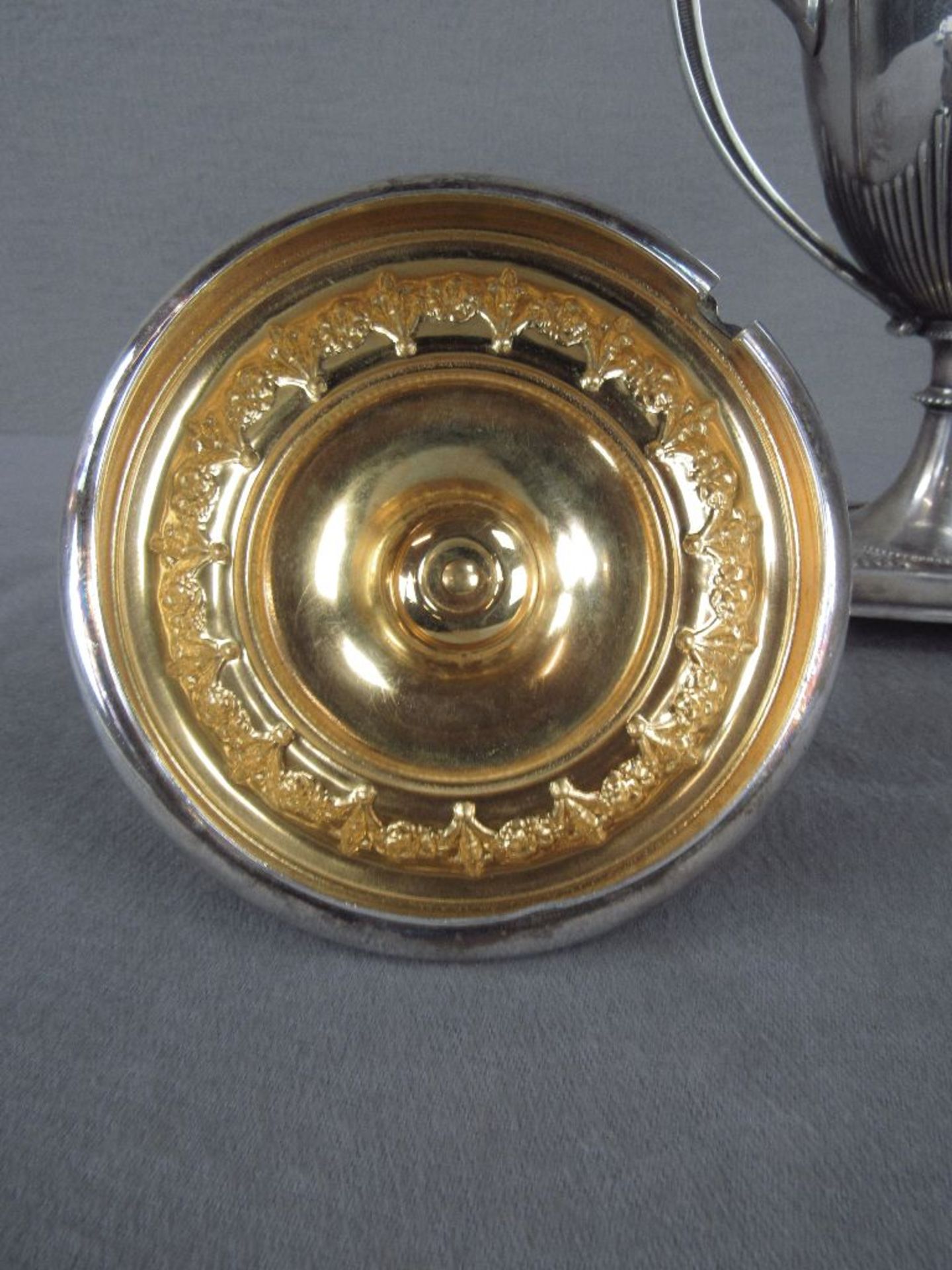 Amphorengefäß evtl Silber ungeprüft um 1910 zwei Handhaben vier Kugelfüße innen vergoldet sehr - Bild 3 aus 5