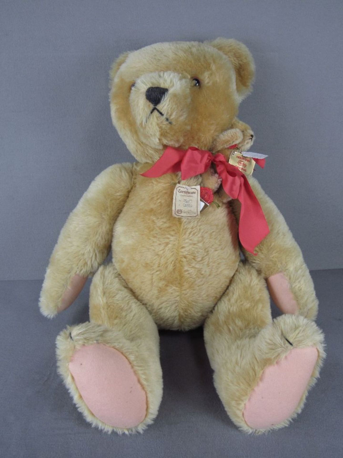 Großer Teddybär Hermann unbespieltes Vitrinenstück Höhe:80cm + Beigabe kleiner Hermann Teddy