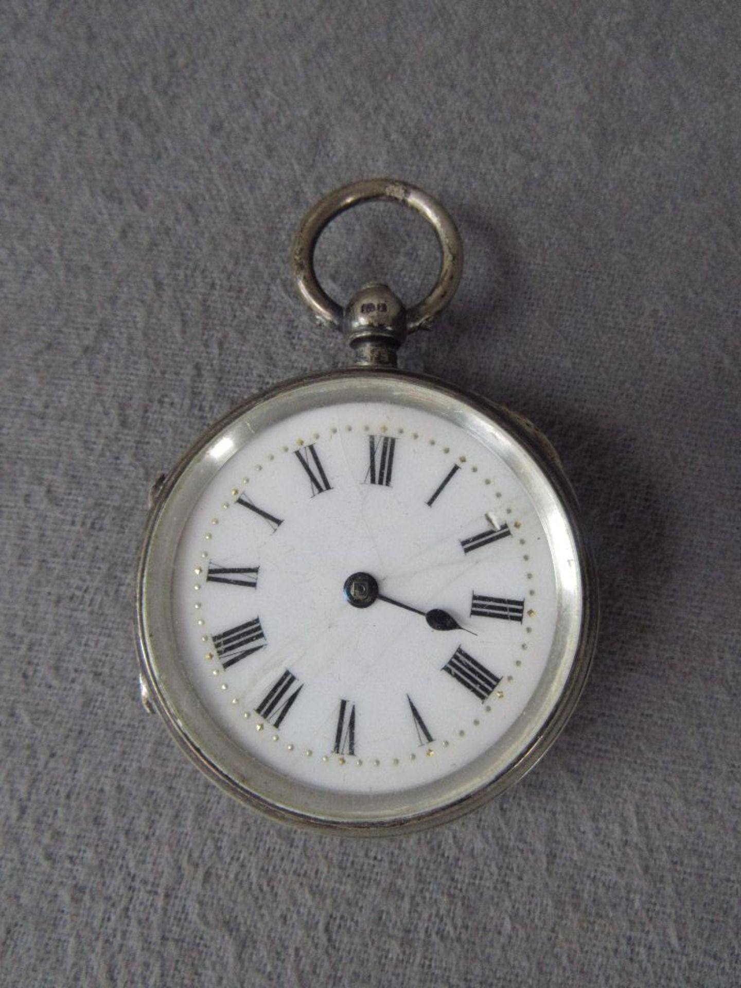 Große Taschenuhr England Silber läuft an