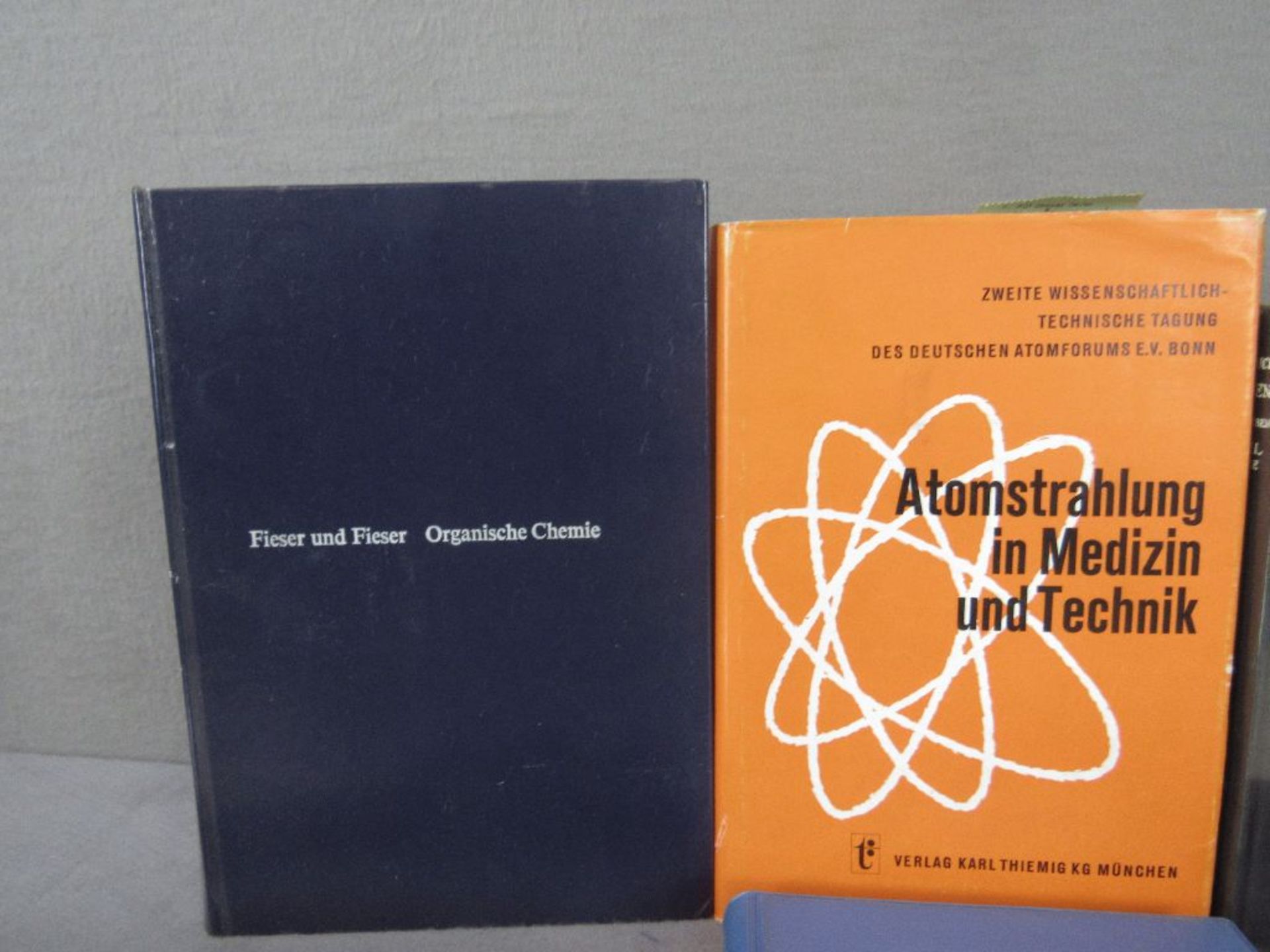 Großes Konvolut Bücher Technik Rechnungen usw. unter anderem Optik und Atomphysik - Image 3 of 5