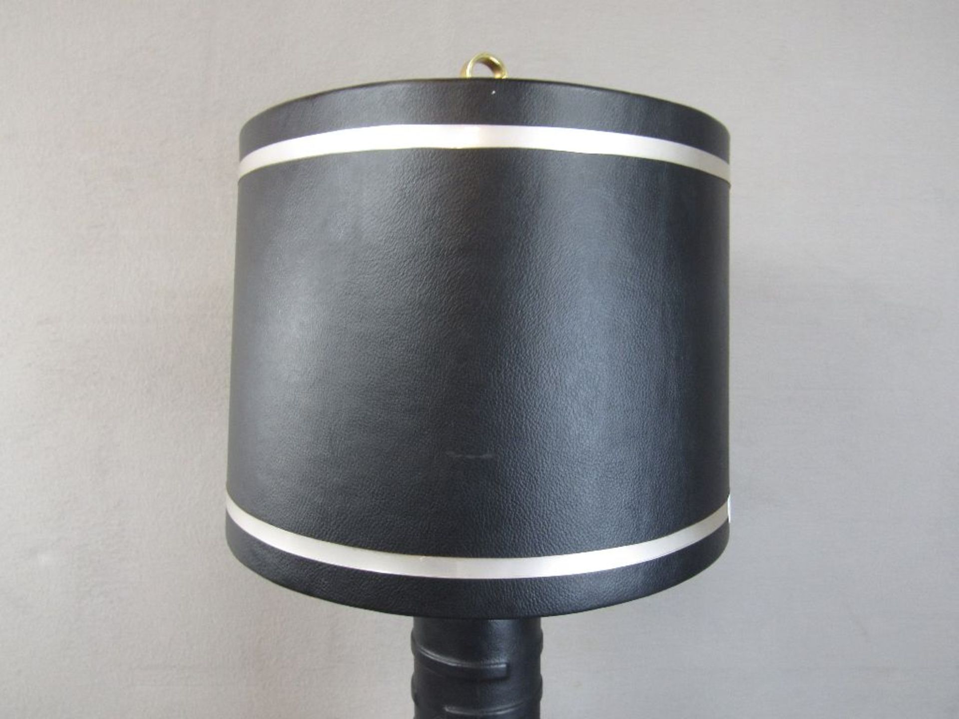 Vintage 60er Jahre Tischlampe Schirm und Fuß Leder bezogen Echtlederbezug Gesamthöhe 80cm - Image 3 of 6