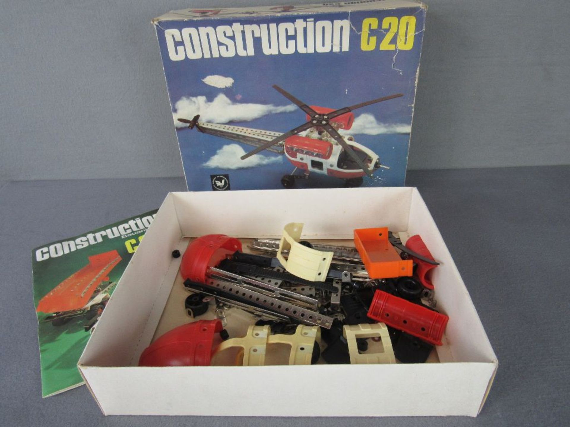 Spielzeugmodell Construktion im original Karton Modell C20 Hubschrauber