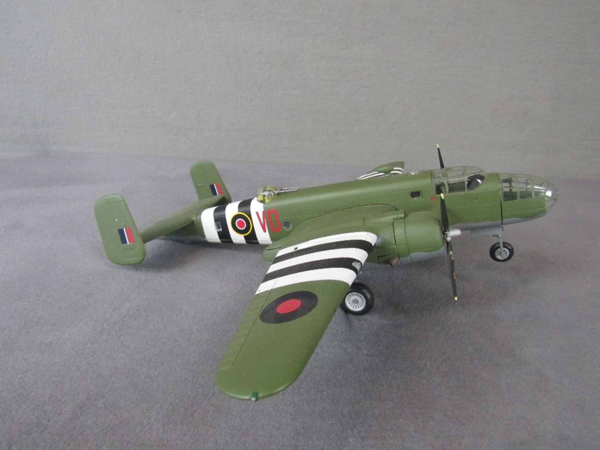 Sehr detailgetreues Modellflugzeug massiver Metallguß B-25 Mitchell ca.1,9 KG Spannweite 43cm