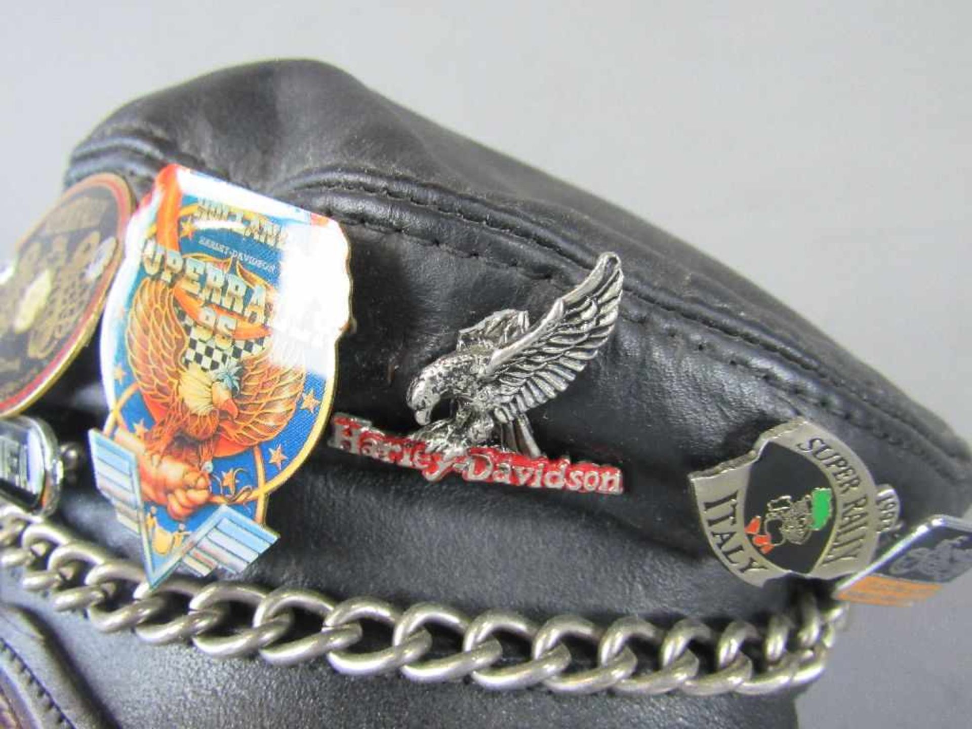 Alte Ledermütze original Harley Davidson mit vielen Pins - Bild 4 aus 9