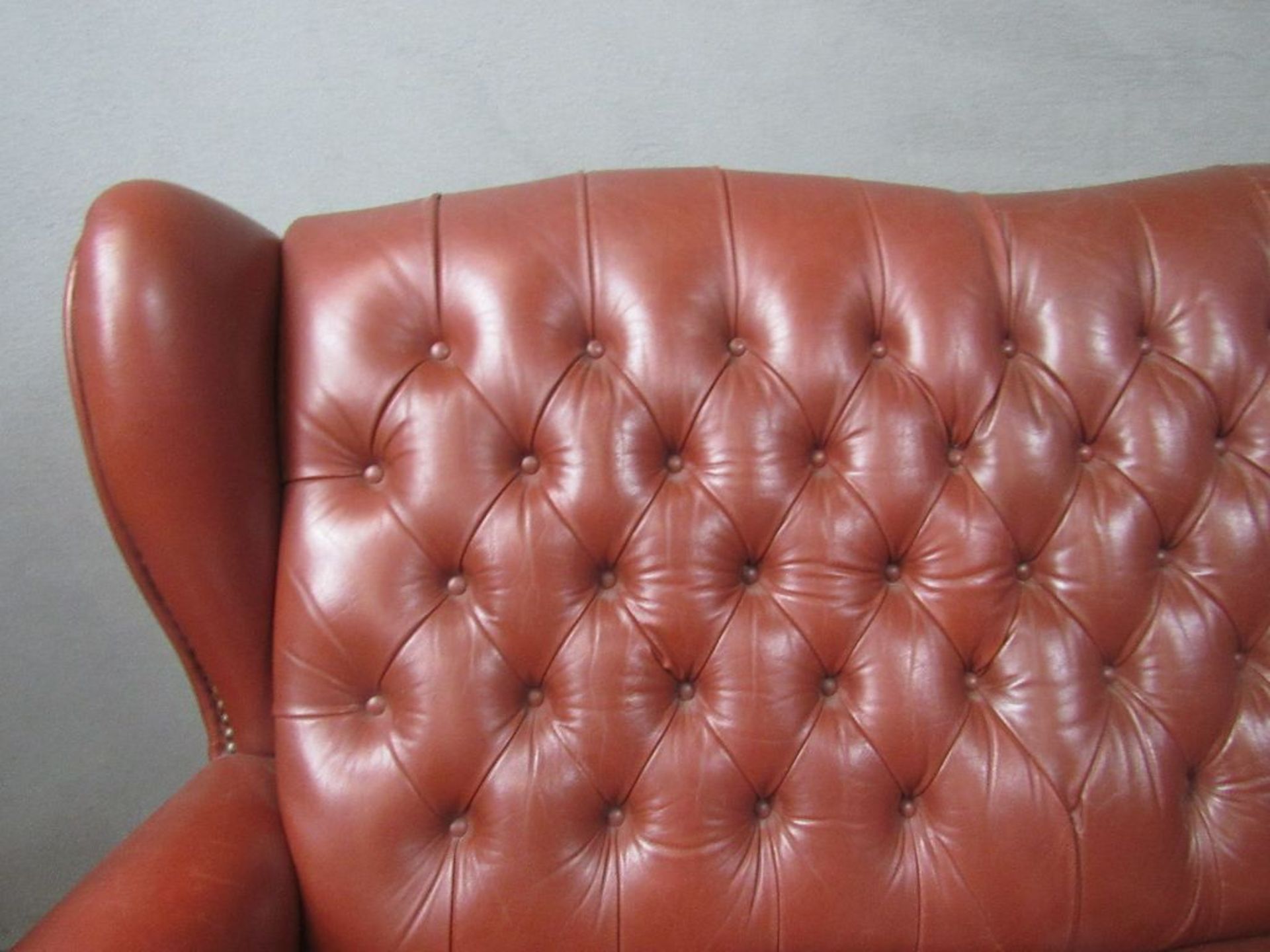 Chesterfield Sofa weinrotes Leder 3 Sitzer groß ca.215cm breit - Image 3 of 5