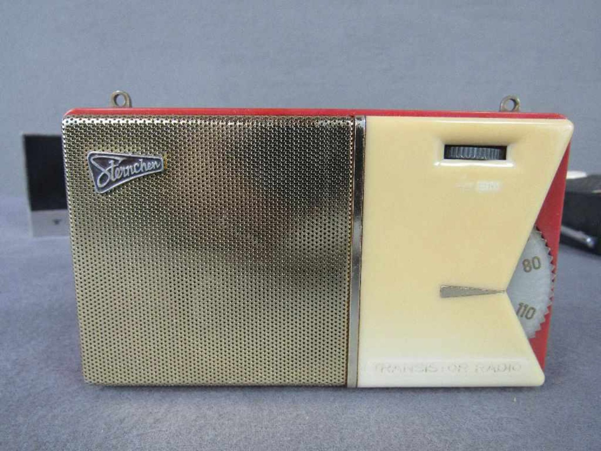 Interessantes Konvolut kleine Koffer bzw Taschenradios 7 Stück ungeprüft - Image 4 of 9