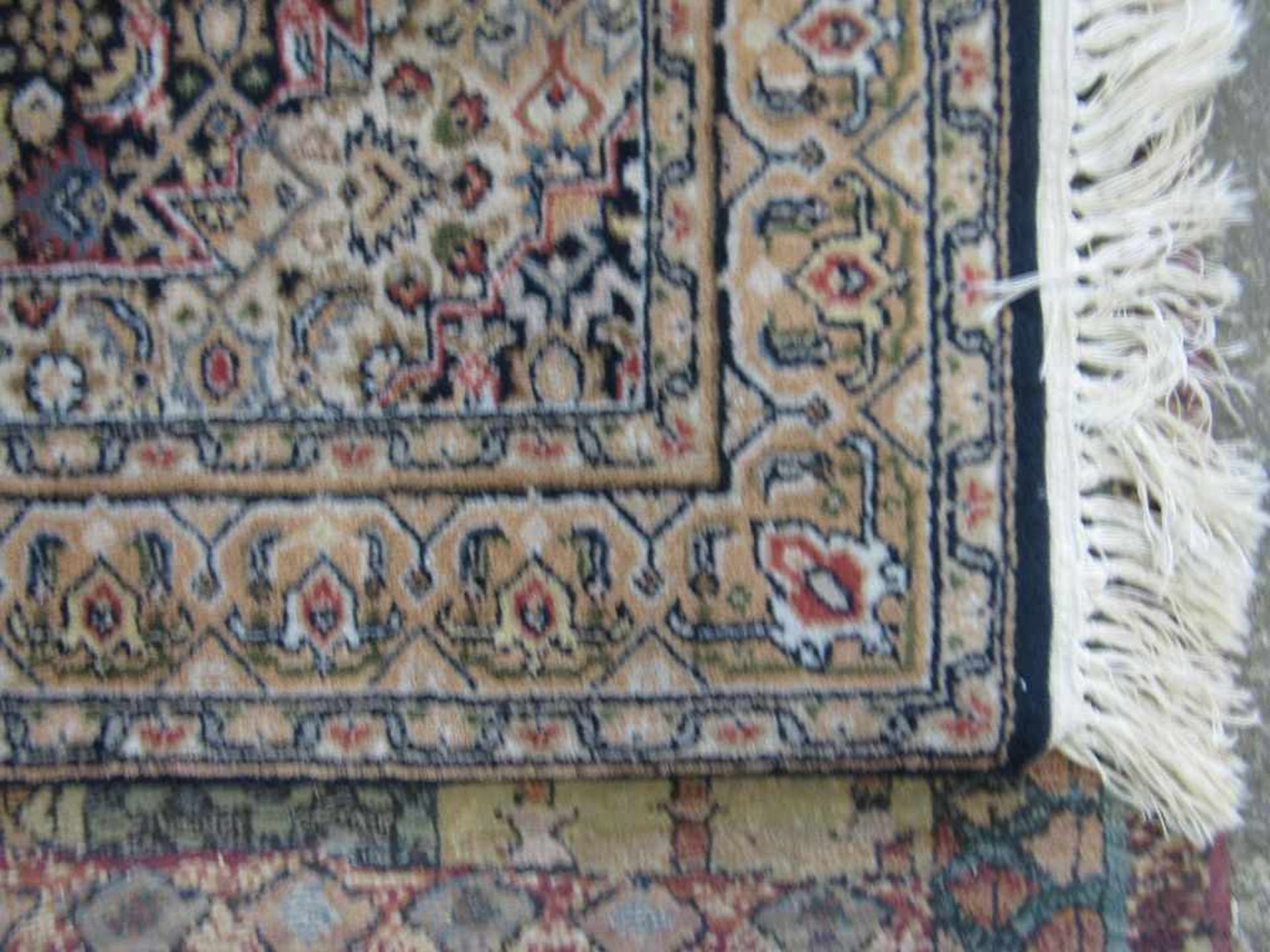 Schöner Teppich handgeknüpft 70x138cm - Image 2 of 4