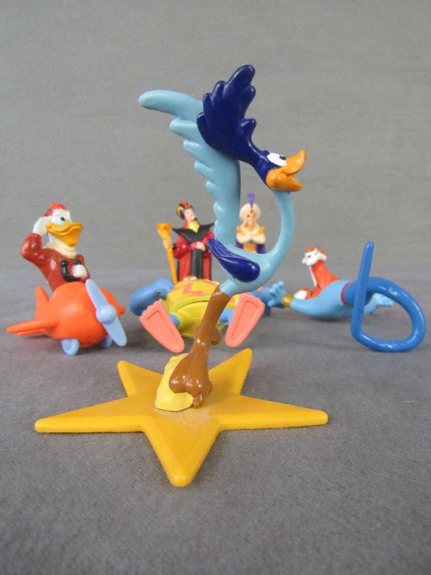 Acht Disneyfiguren - Bild 4 aus 5