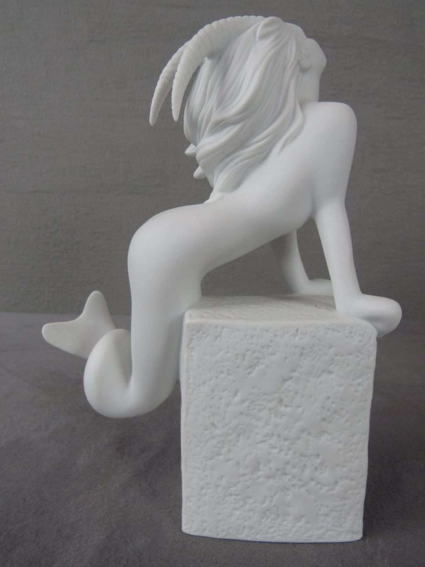Große Figur weiß Royal Copenhagen Design: Christel Marrot Bisquitporzellan Widder Höhe ca:23cm - Image 4 of 9