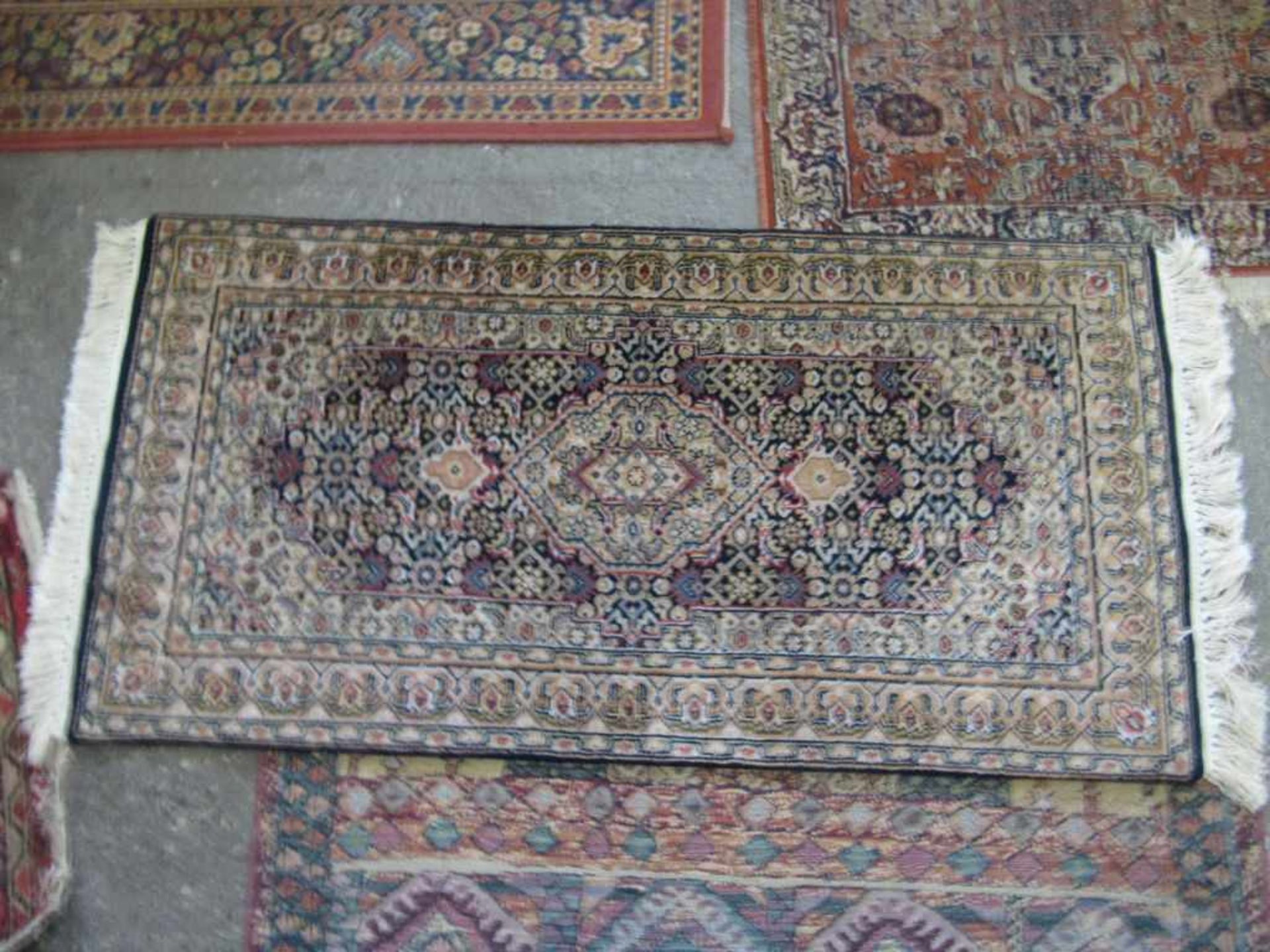 Schöner Teppich handgeknüpft 70x138cm