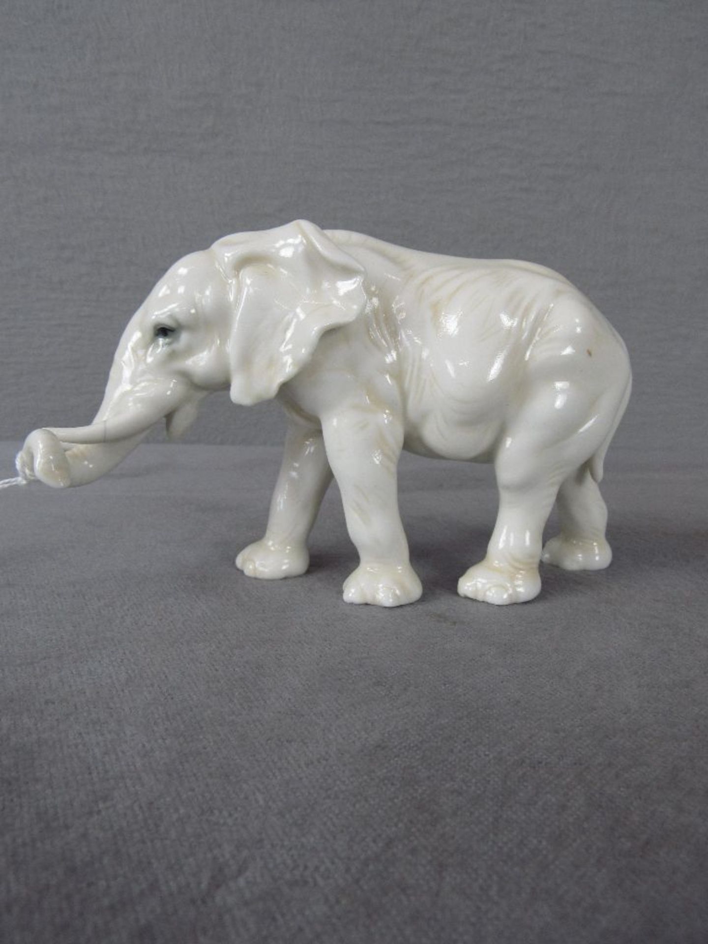Porzellanfigur Elefant 1920 Jugendstil Höhe ca:9cm