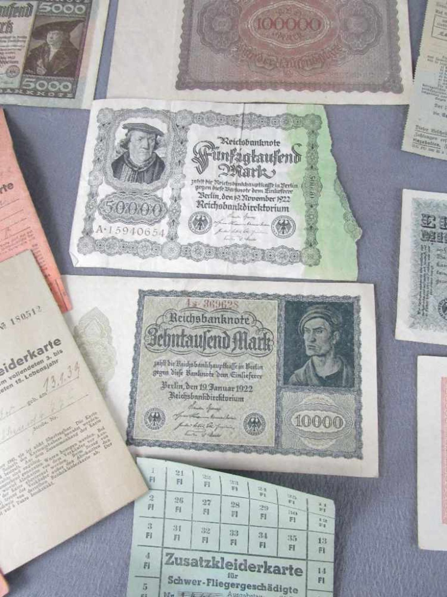 Konvolut Banknoten Reichsmark und Kleider sowie andere Dokumente - Image 2 of 4