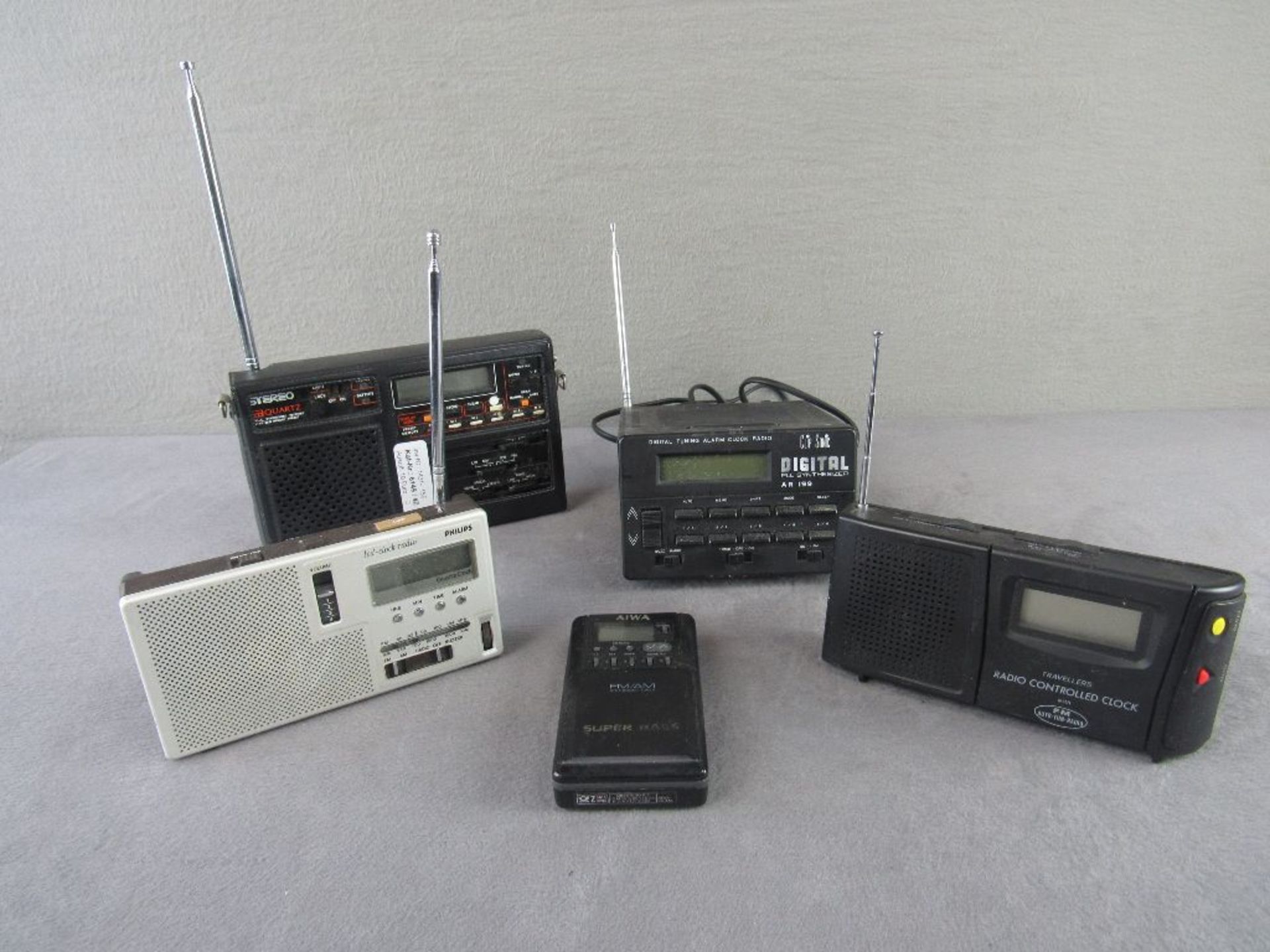 Vintage 5 Radios 70er Jahre