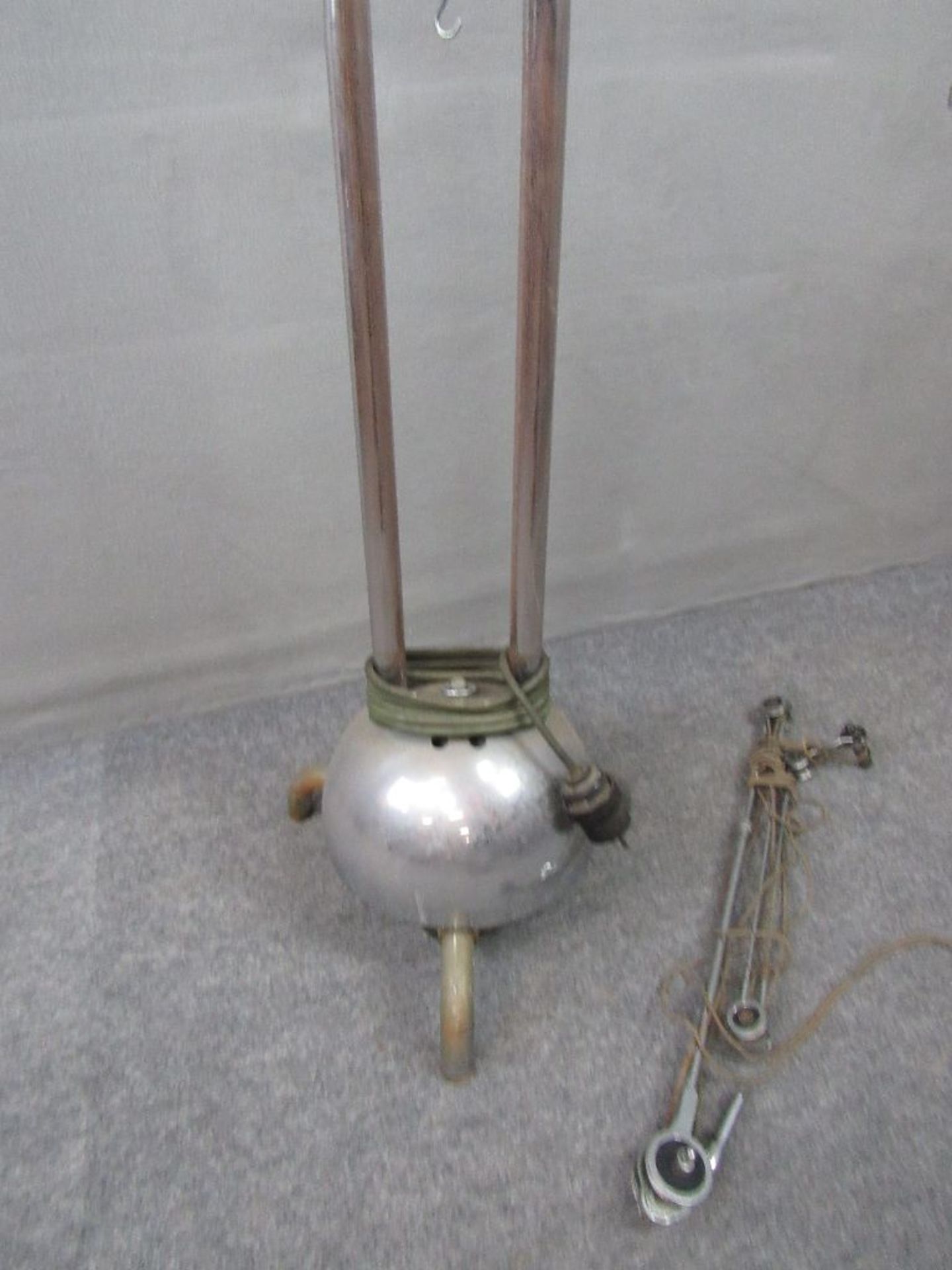 Vintage 50er Jahre Zahnarztbohrer auf Stativ verchromtes Metall ca.143cm hoch mit Adapter - Image 2 of 6