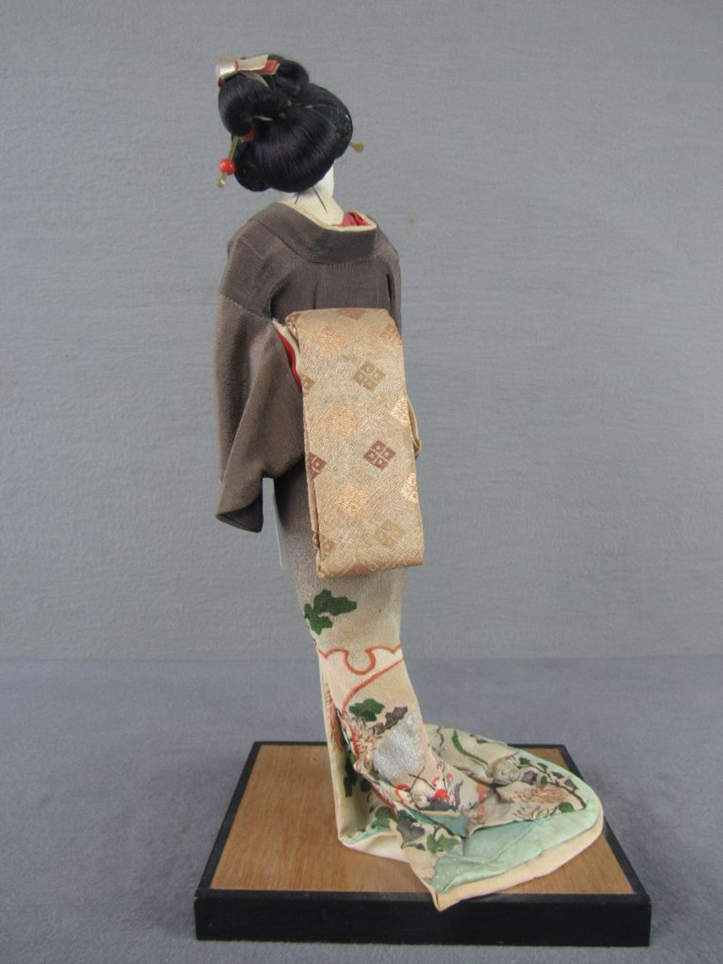 Japanische Figur Geisha auf Holzsockel 36cm hoch - Bild 3 aus 5