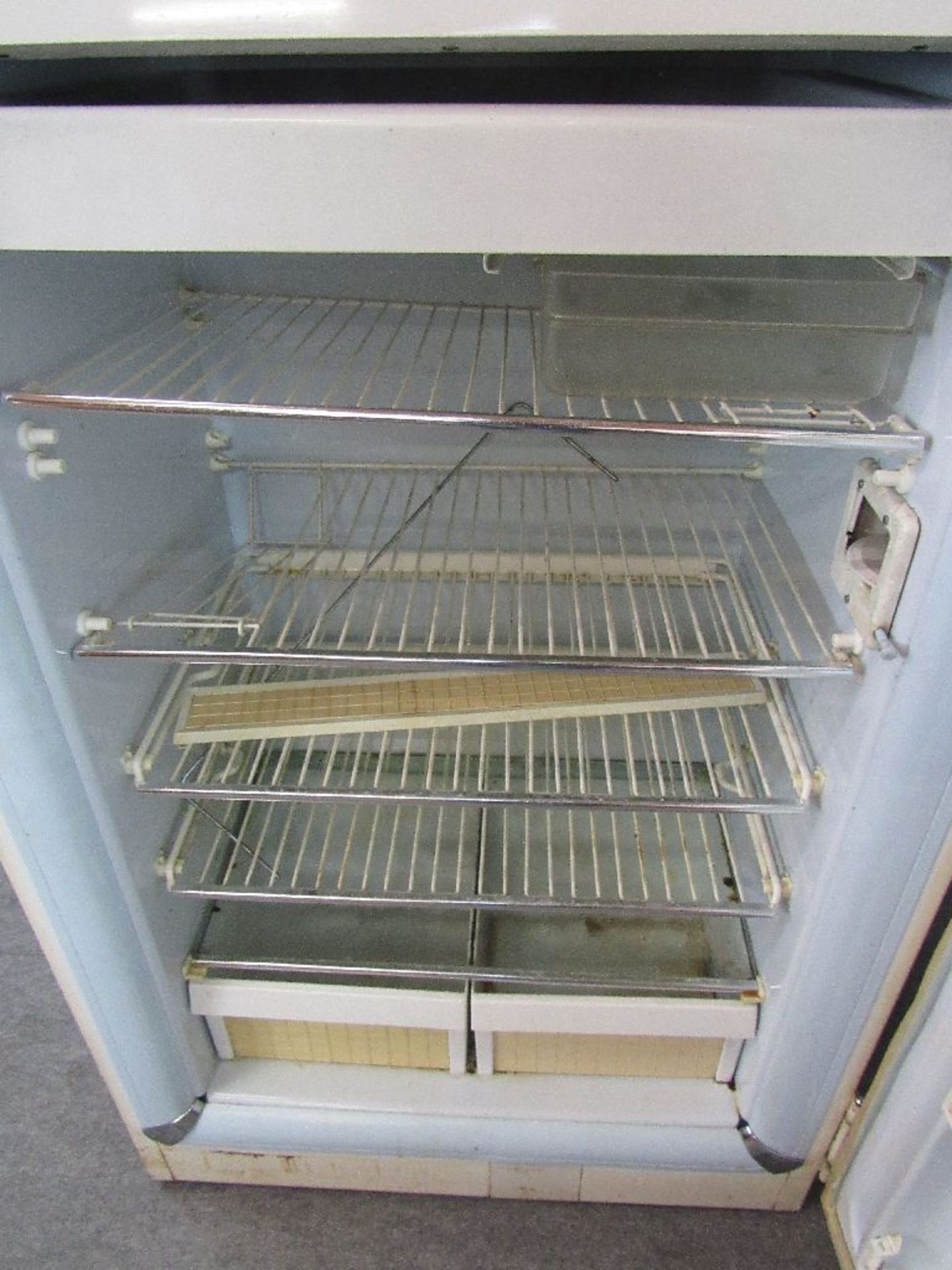 Antiker Kühlschrank funktionstüchtig Vintage 50er Jahre AEG gebauchte Front innen mit - Image 6 of 6