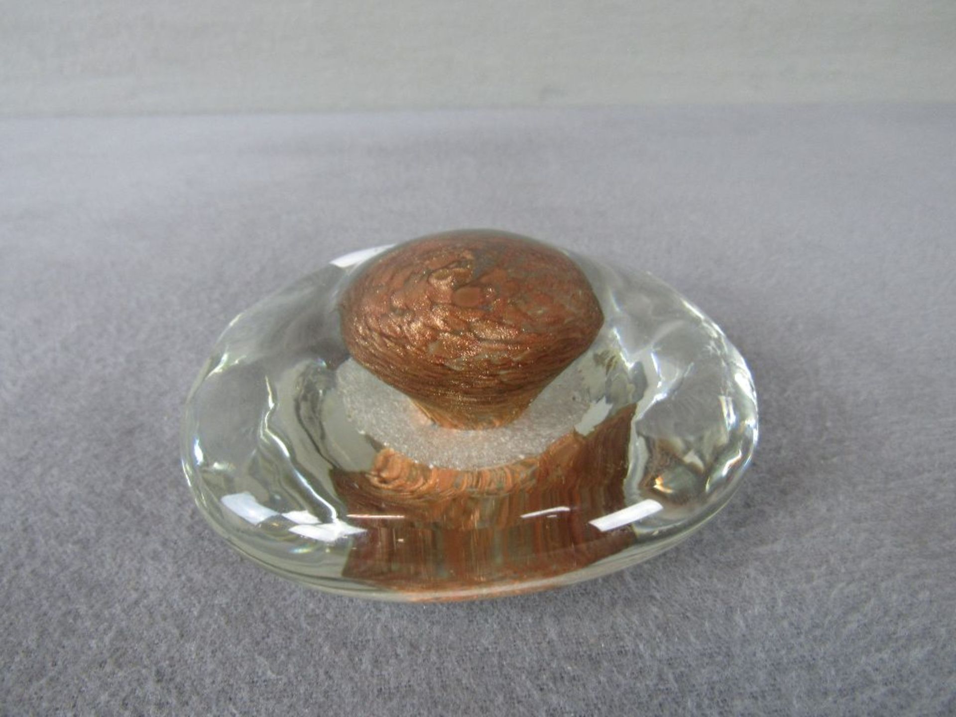 Briefbeschwerer Glas mit Flittereinschlüssen 11cm Durchmesser