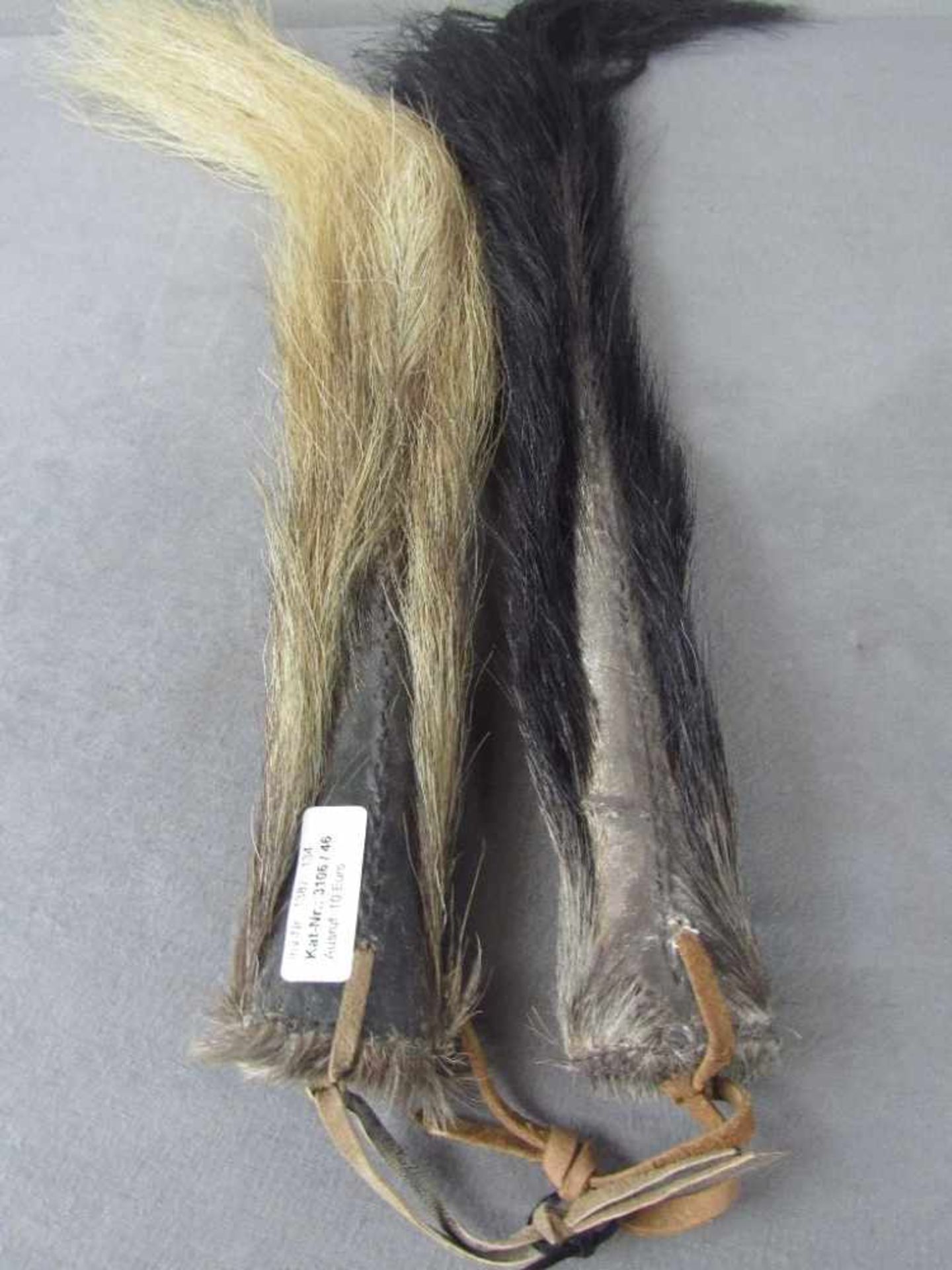 Zwei Peitschen aus Schweif afrikanisch Länge:75cm - Bild 4 aus 4