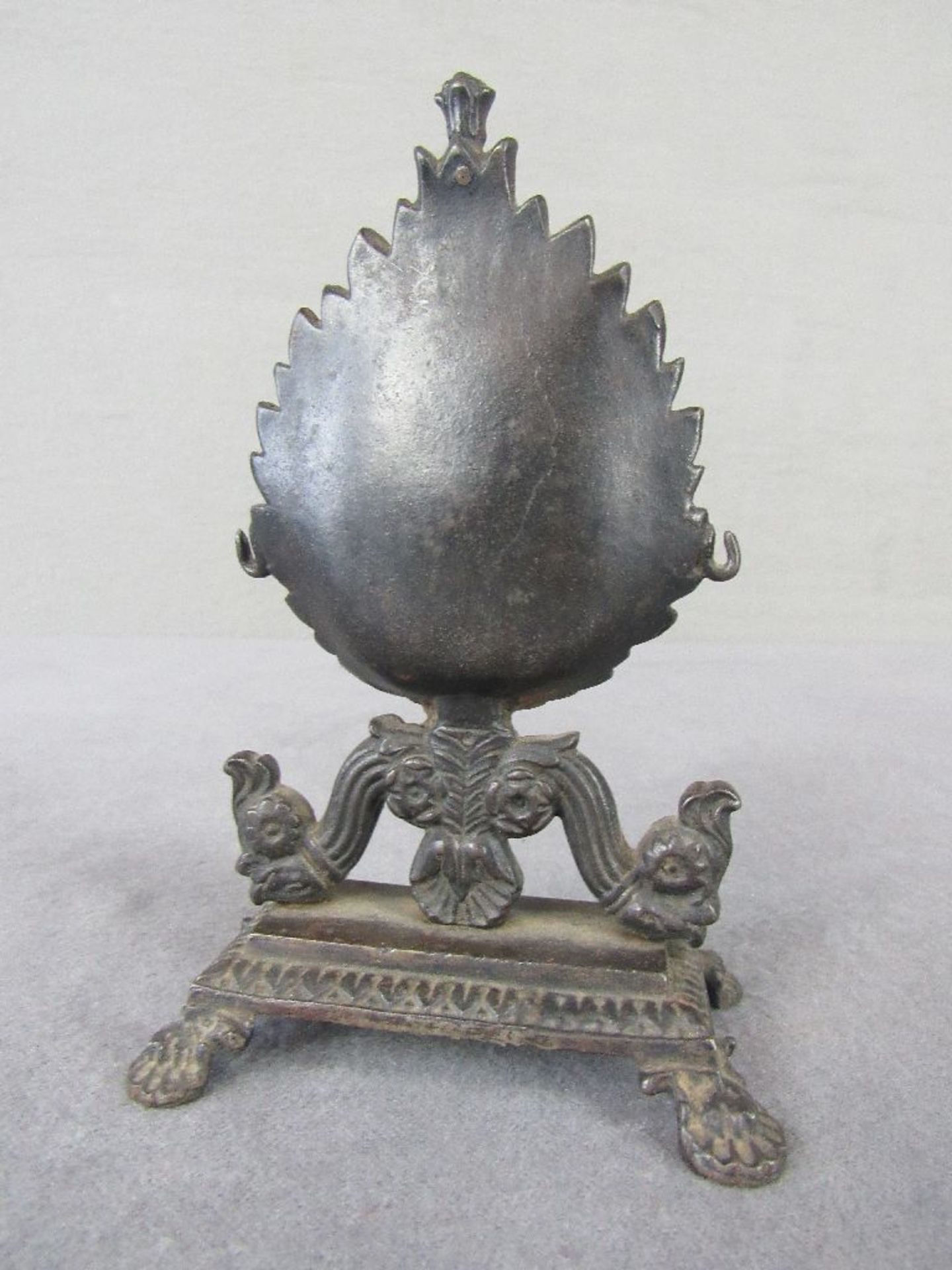 Uhrenhalter Bronze Ende 19. Jahrhundert - Image 4 of 4