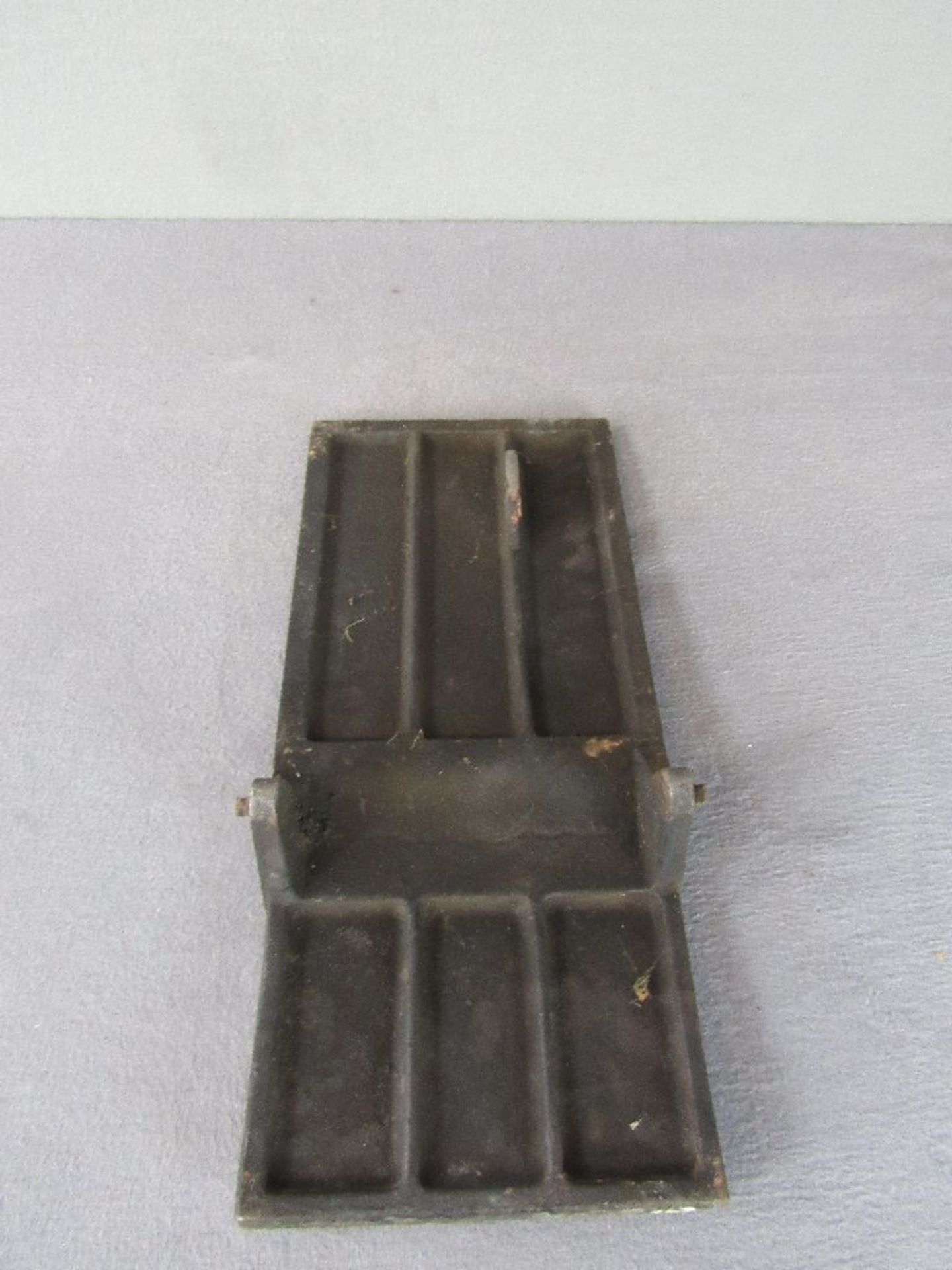 Gußeiserner Deckel antik - Bild 3 aus 3