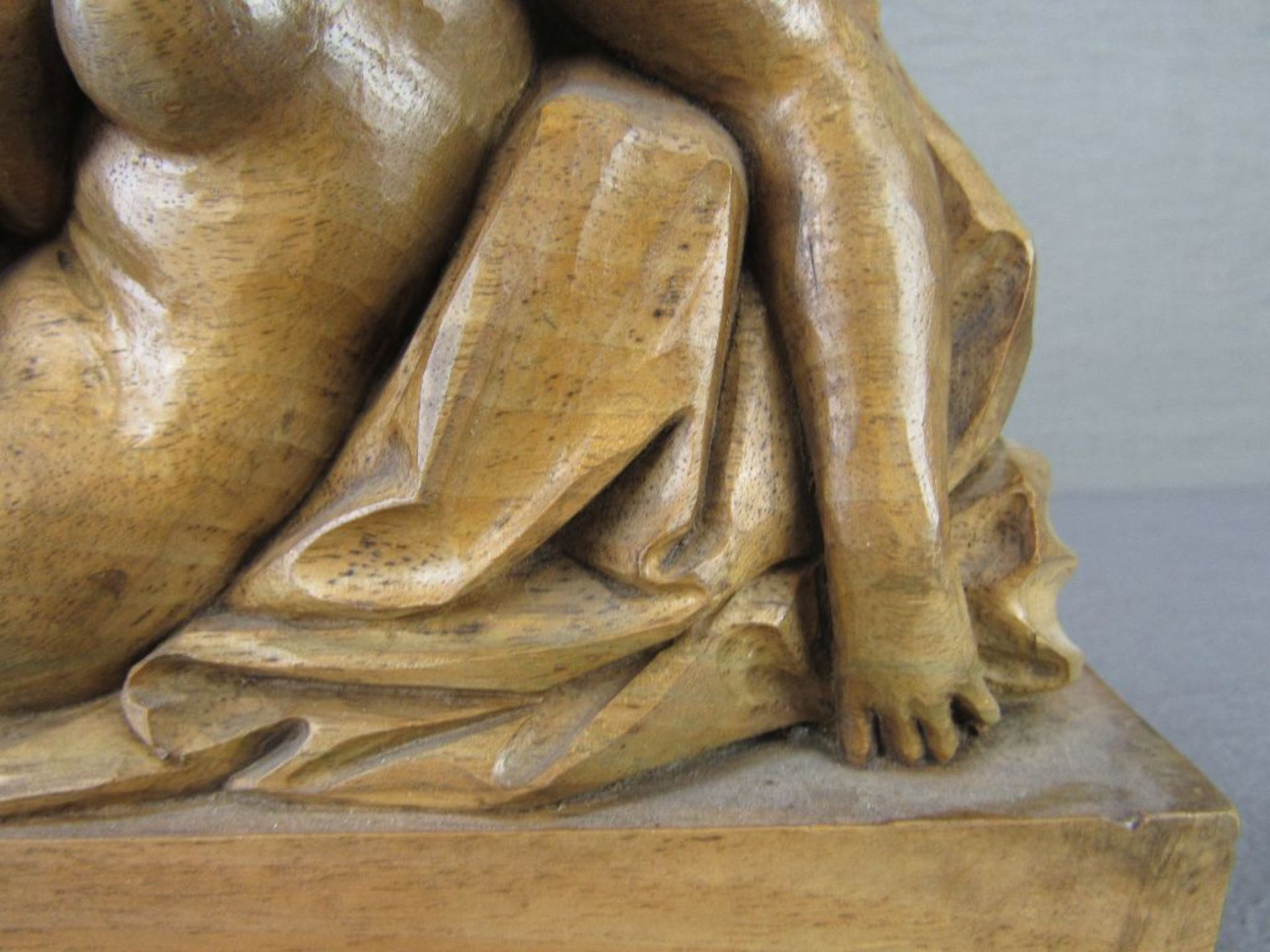 Skulptur Aktszene Dame mit Schwan im Liebesakt signiert Rösner Hartholz ca.26x20cm - Image 3 of 7